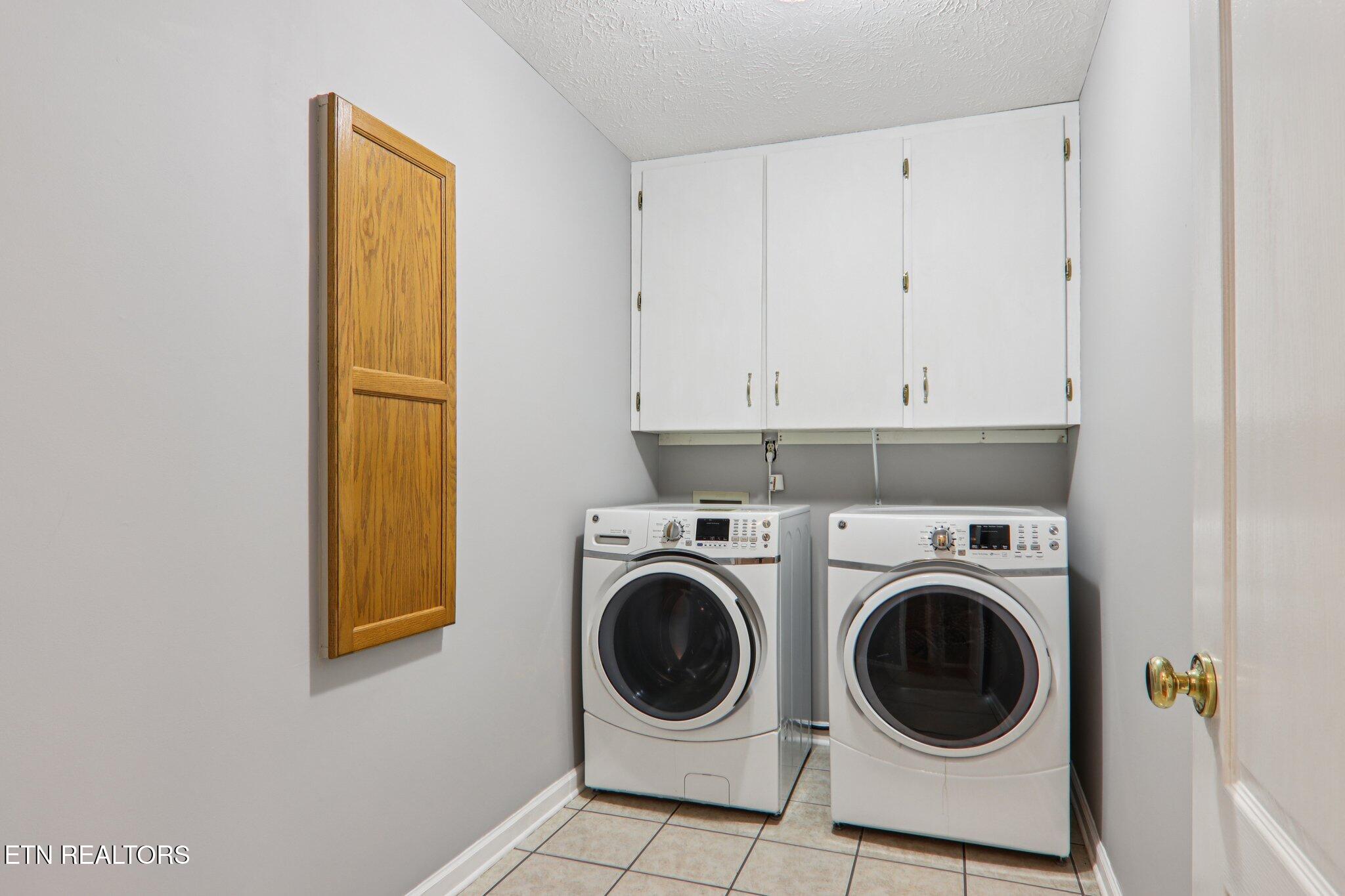 317 Fallen Oak Circle