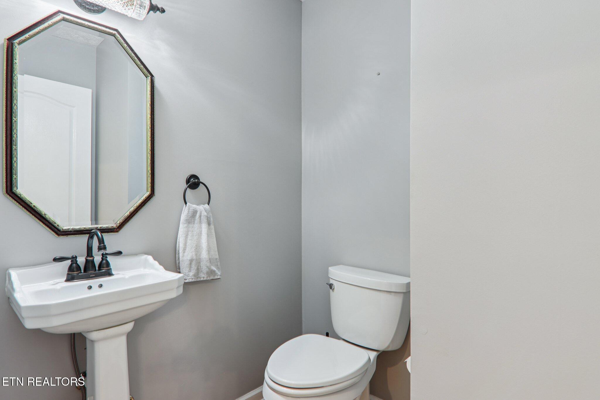 317 Fallen Oak Circle