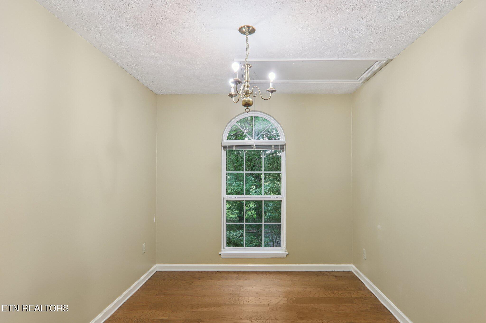 317 Fallen Oak Circle