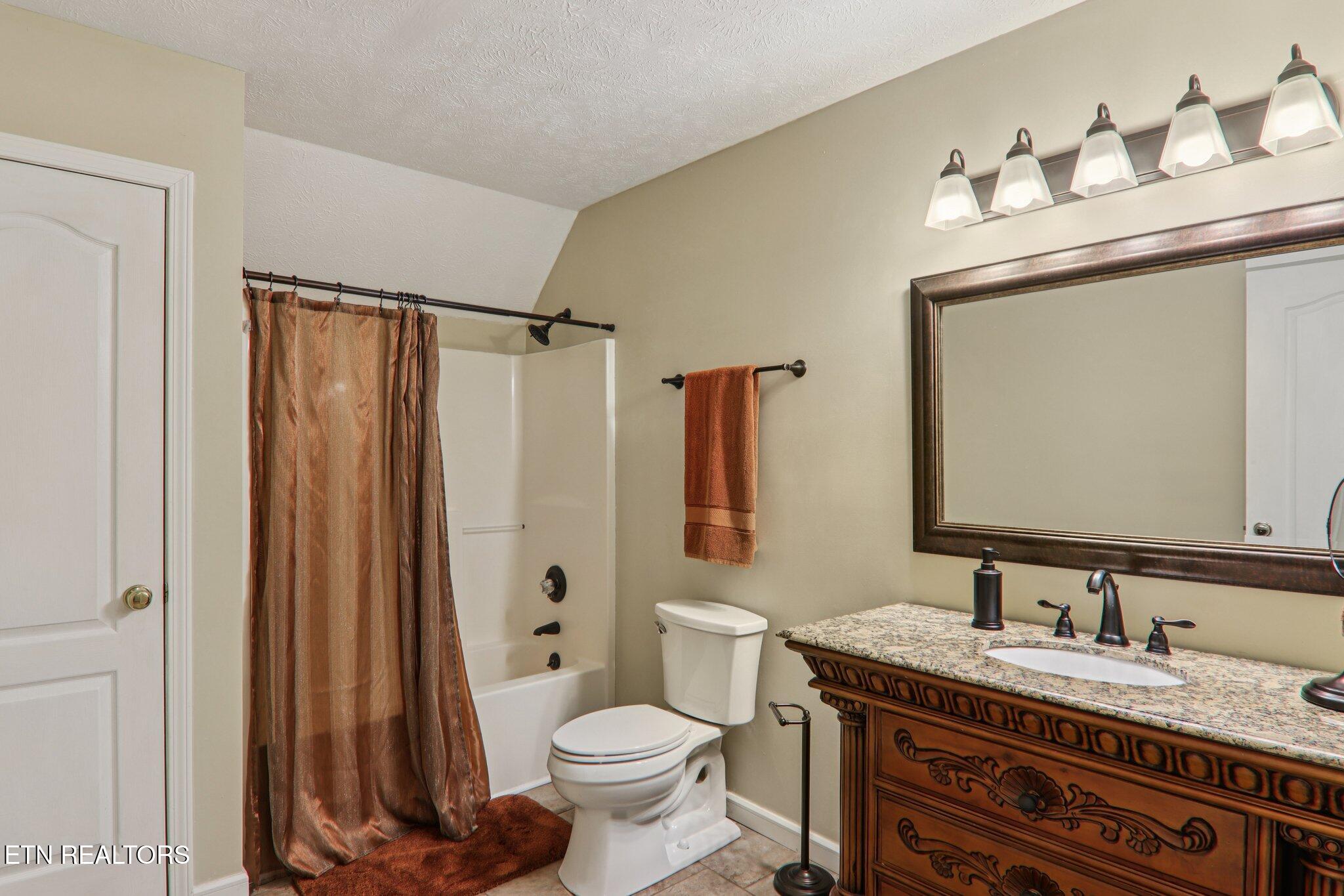 317 Fallen Oak Circle