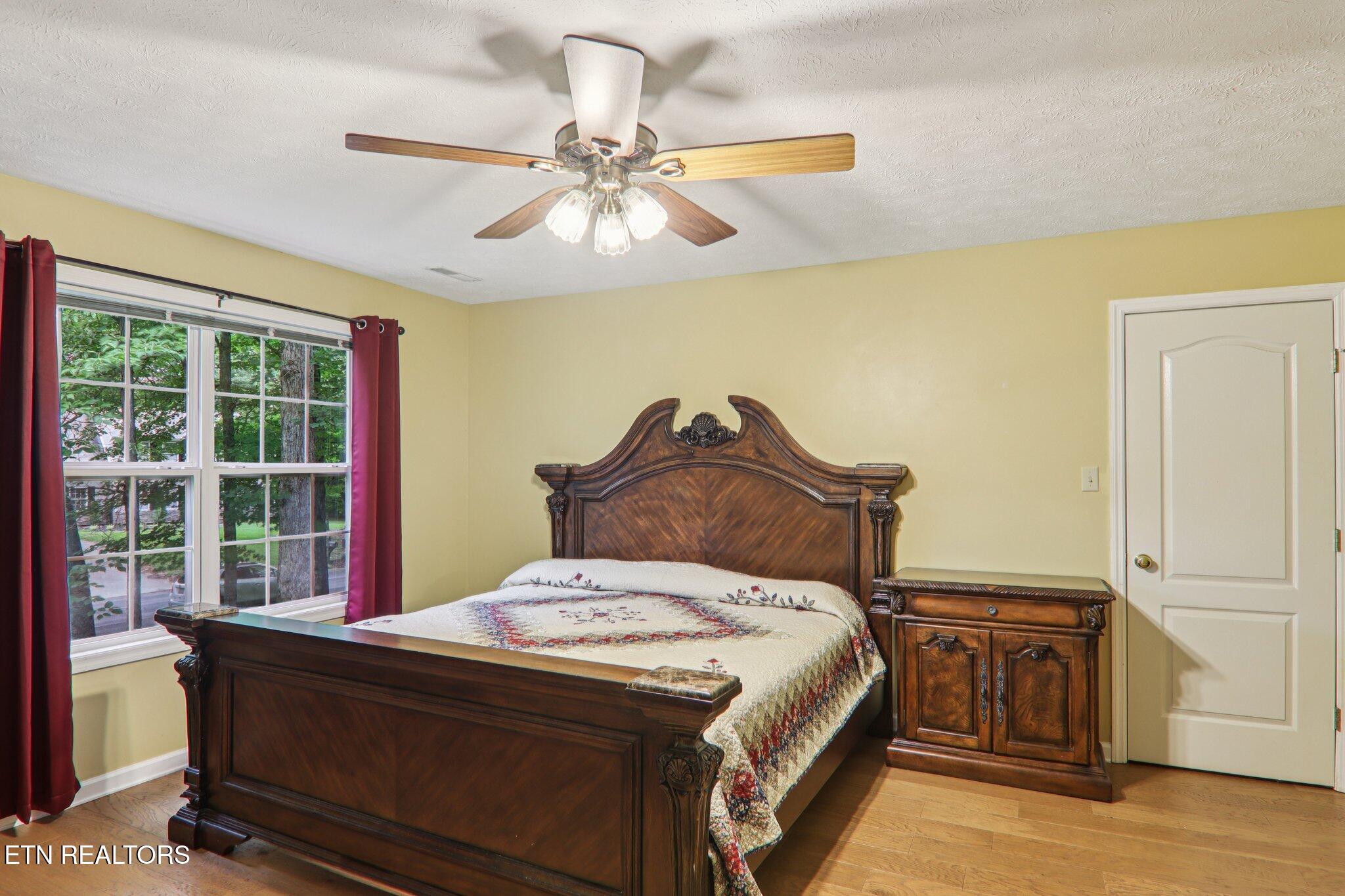 317 Fallen Oak Circle