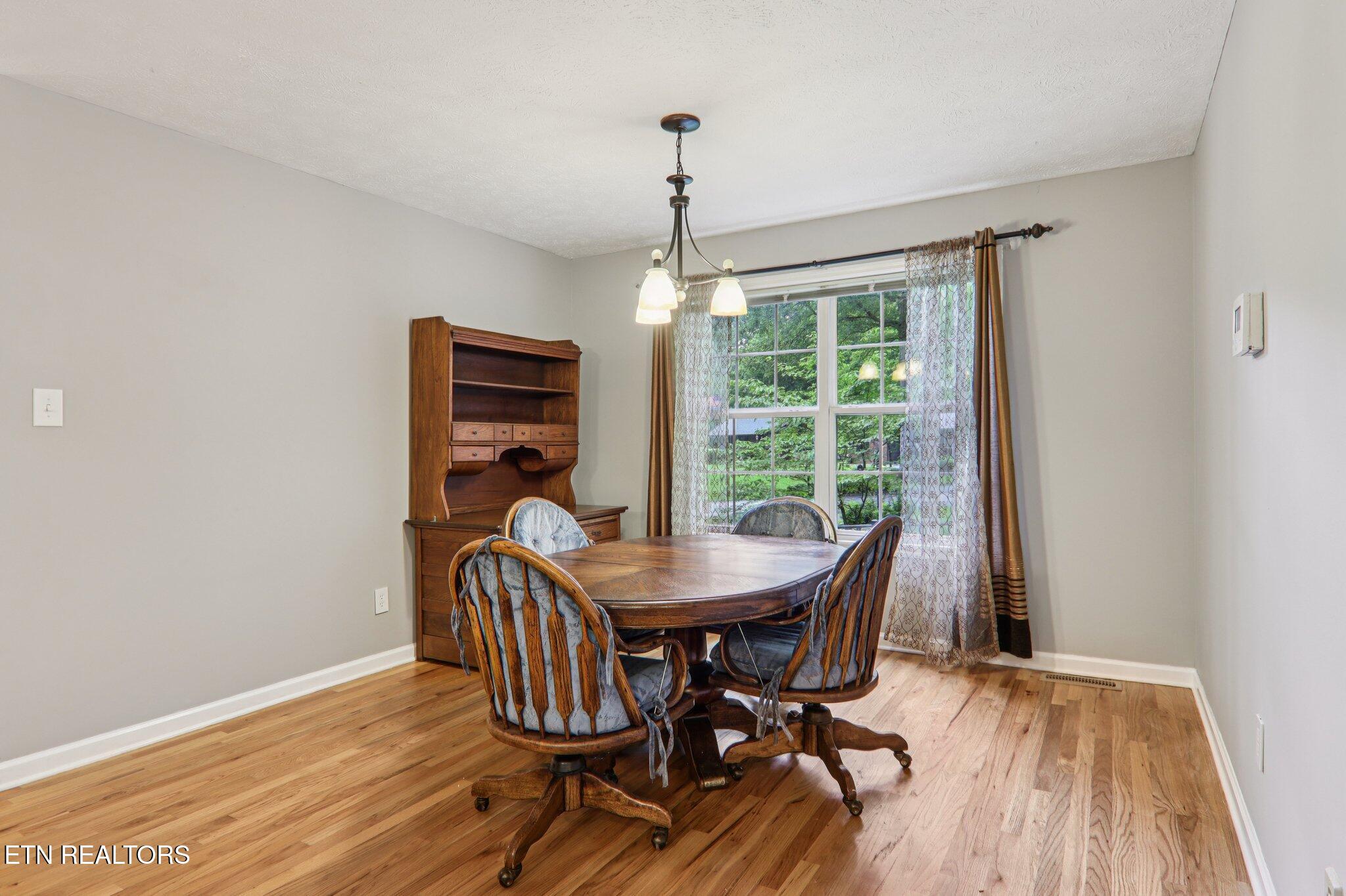 317 Fallen Oak Circle