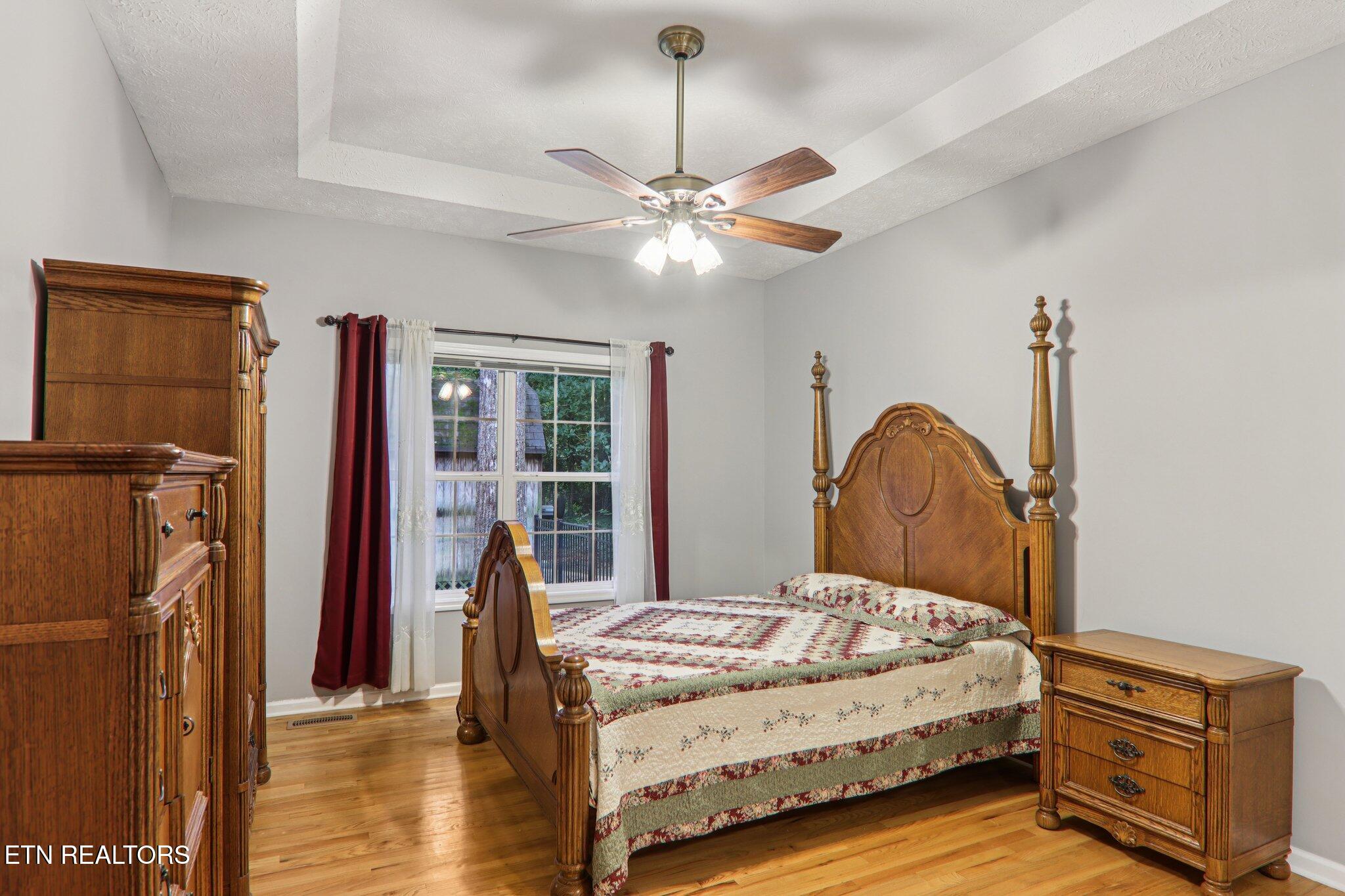 317 Fallen Oak Circle