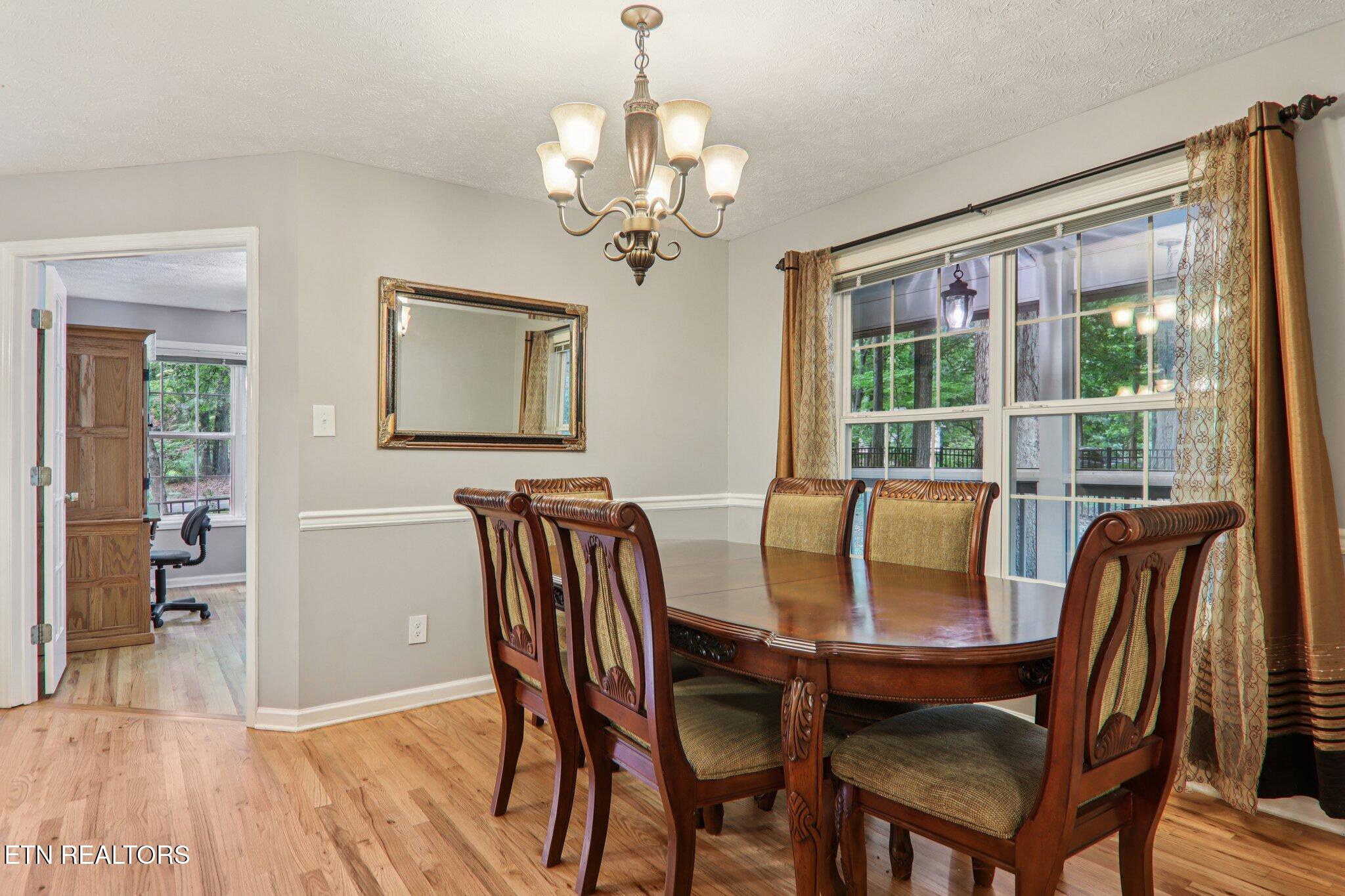 317 Fallen Oak Circle