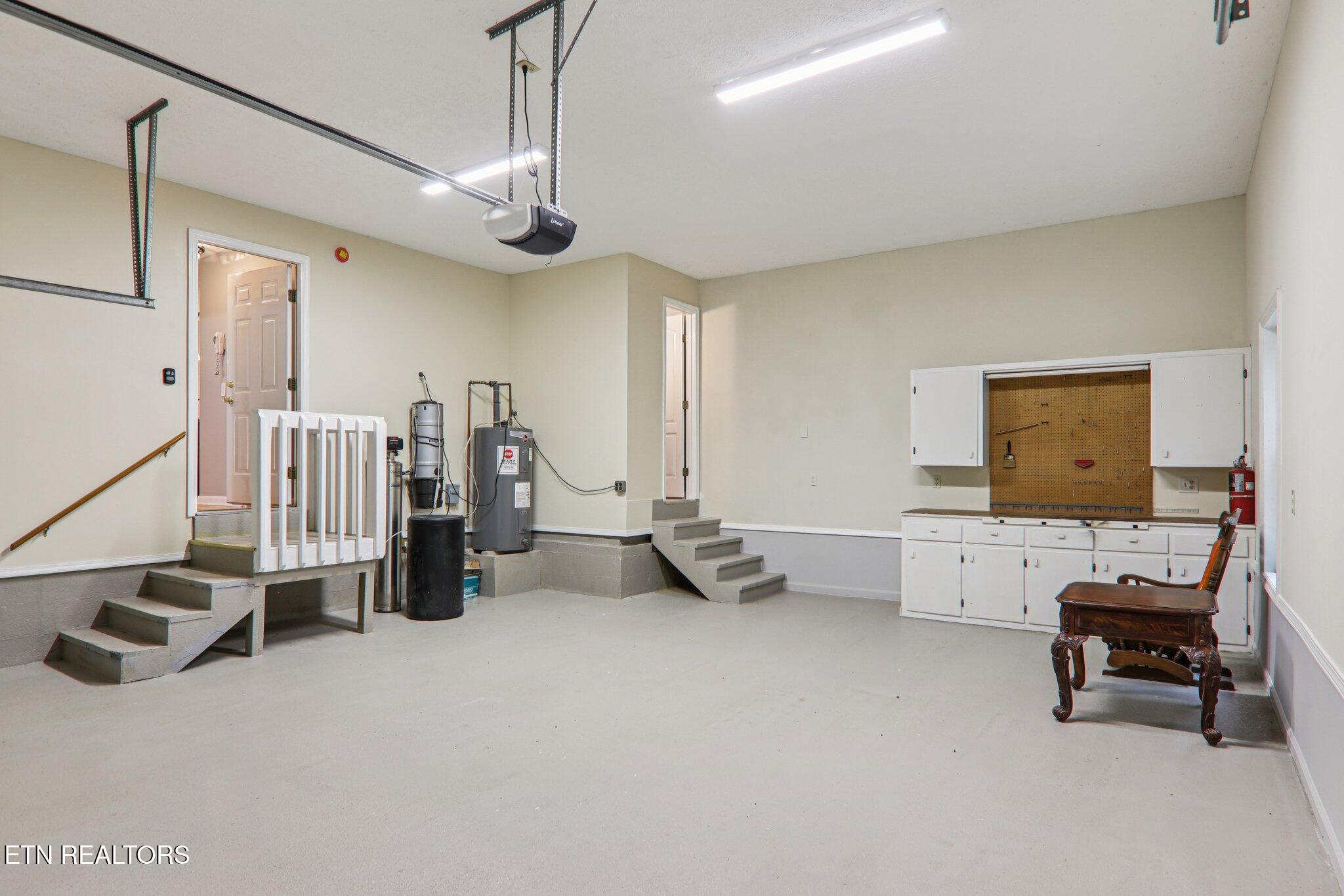 317 Fallen Oak Circle