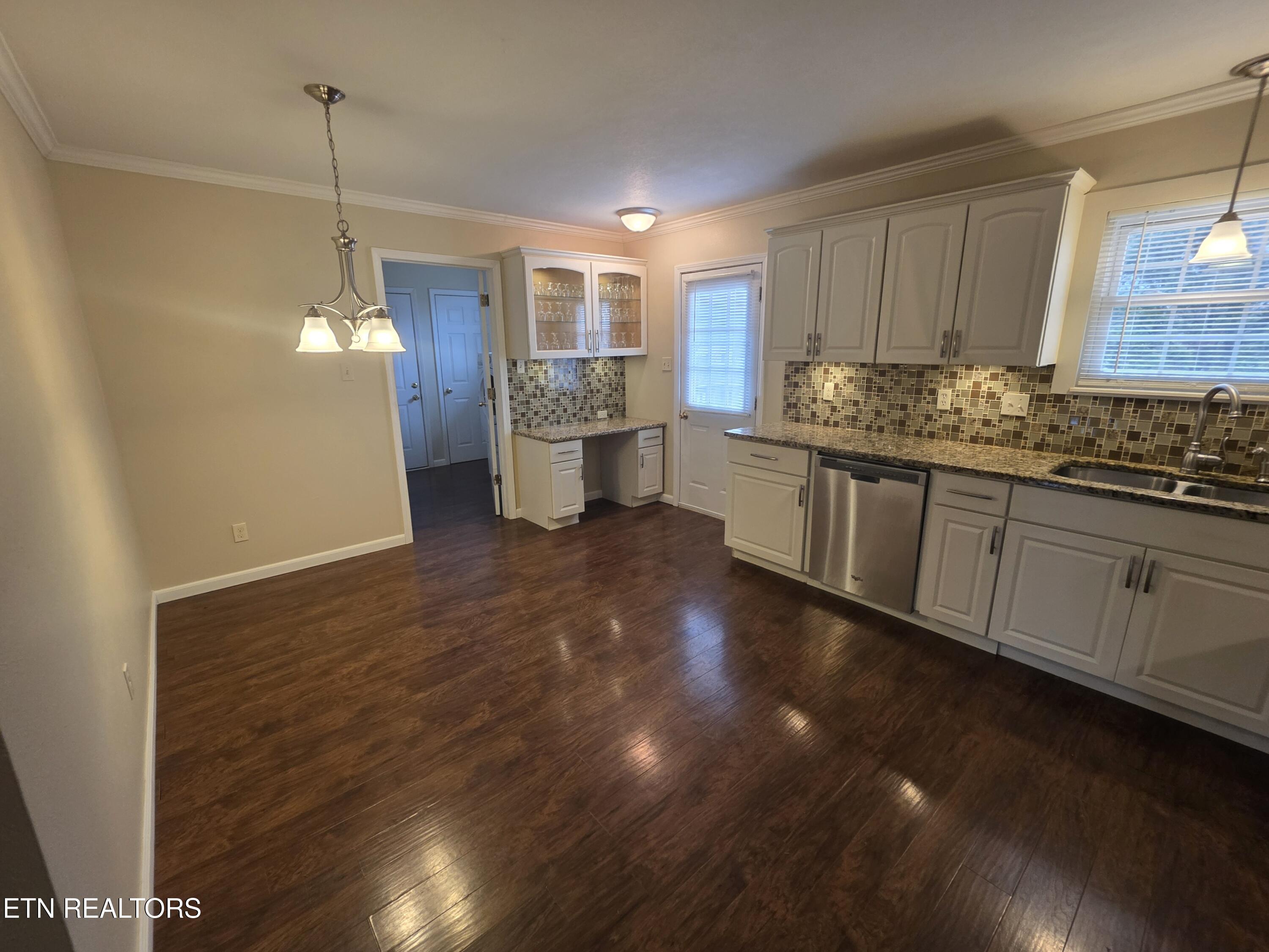 1750 Meadow Ridge Circle