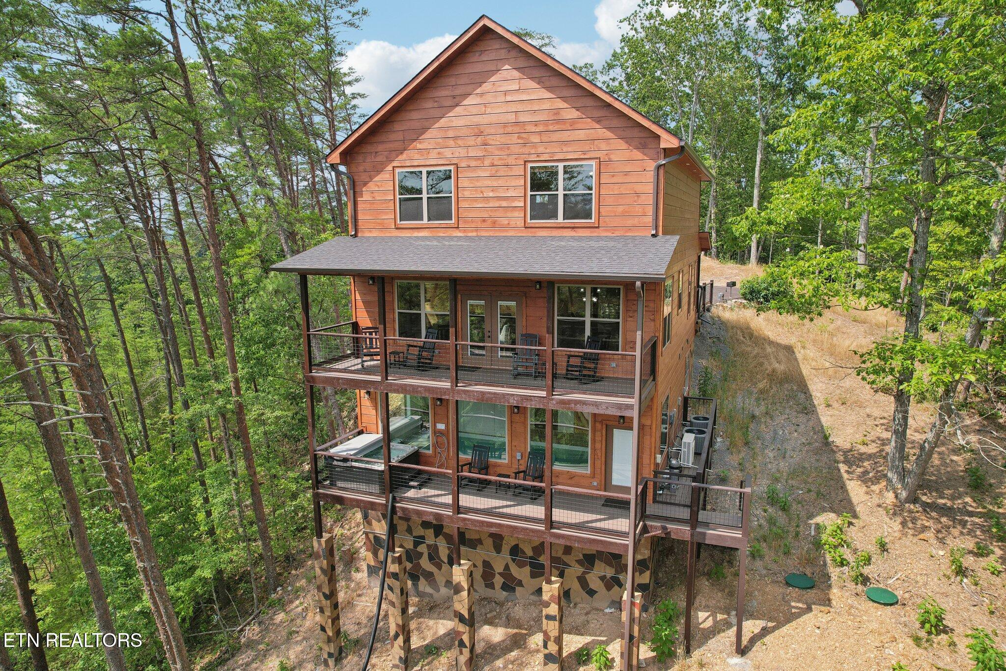 2616 Dogwood Loop Drive