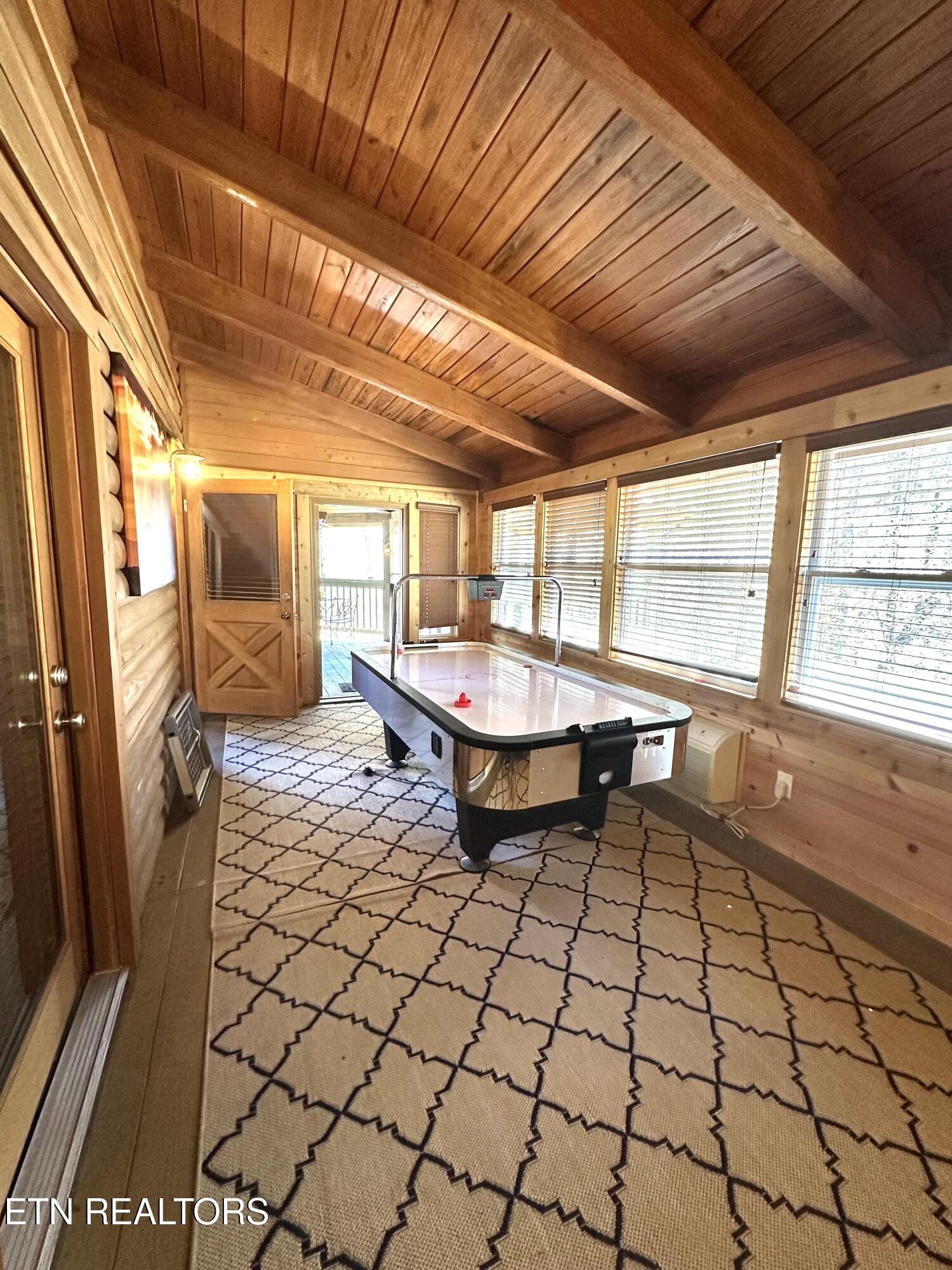 210 S Smoky Mountain Way