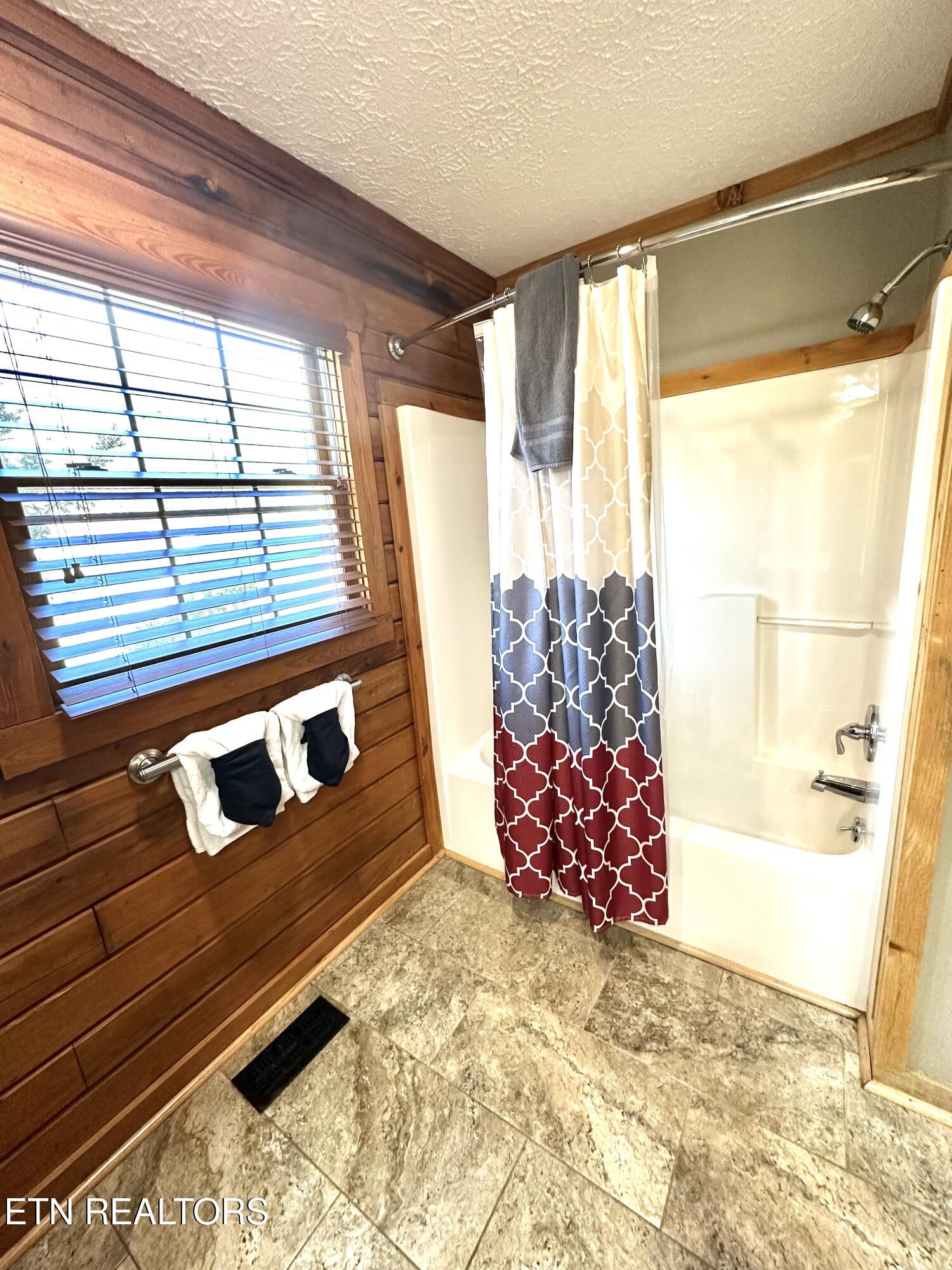 210 S Smoky Mountain Way