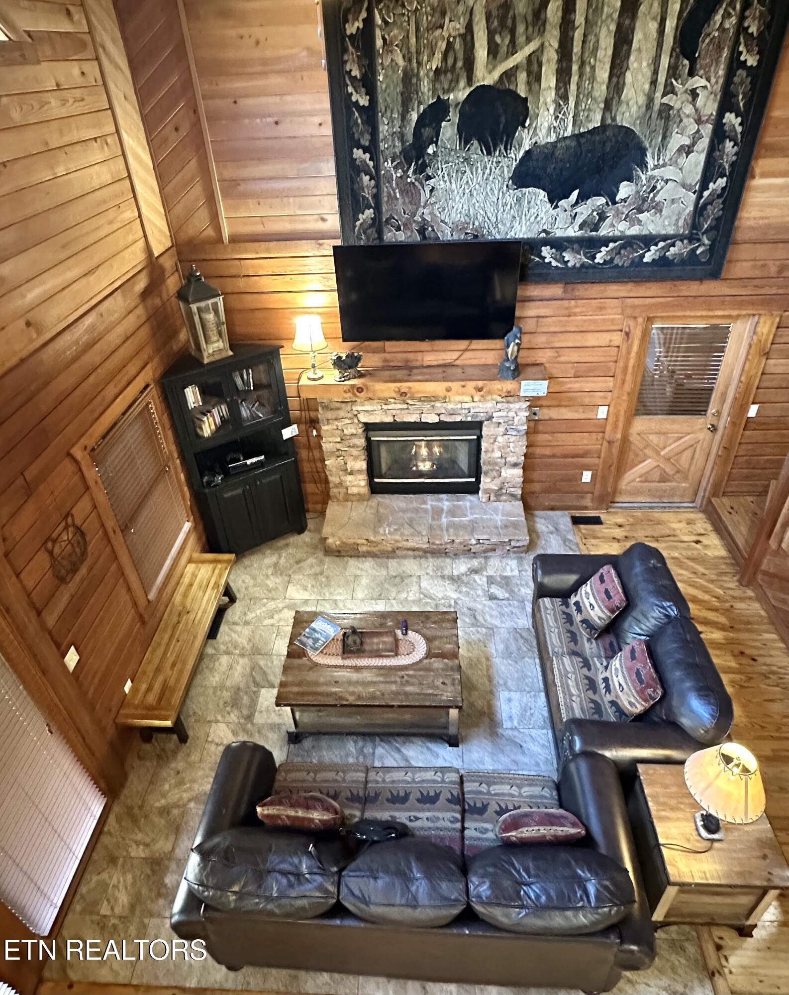 210 S Smoky Mountain Way