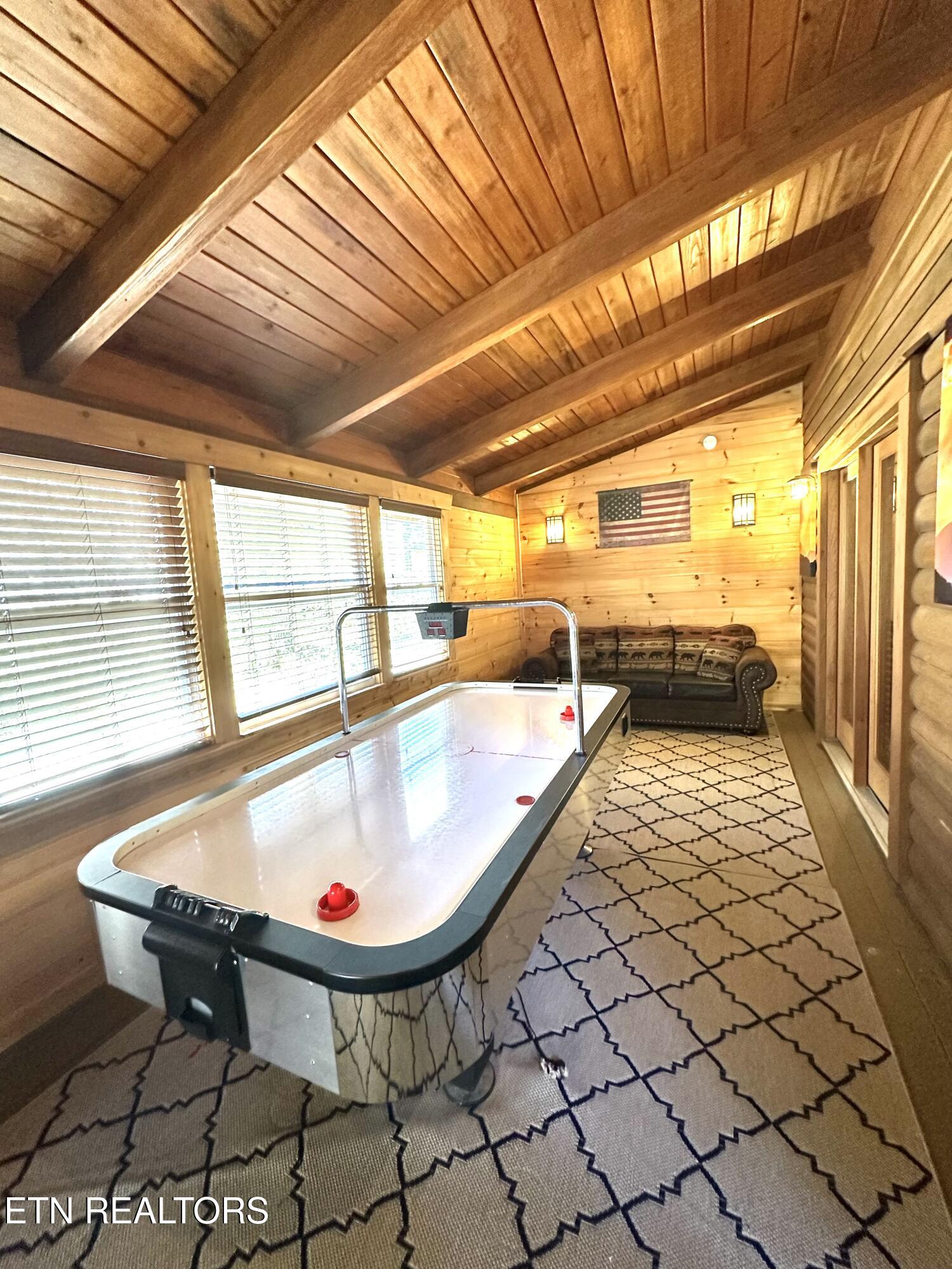 210 S Smoky Mountain Way