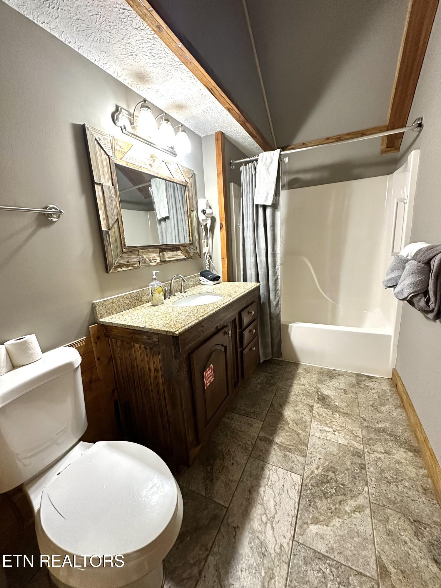 210 S Smoky Mountain Way