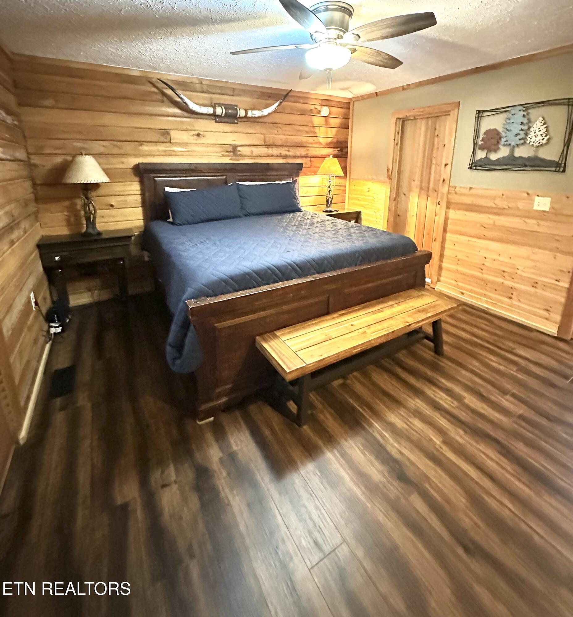 210 S Smoky Mountain Way