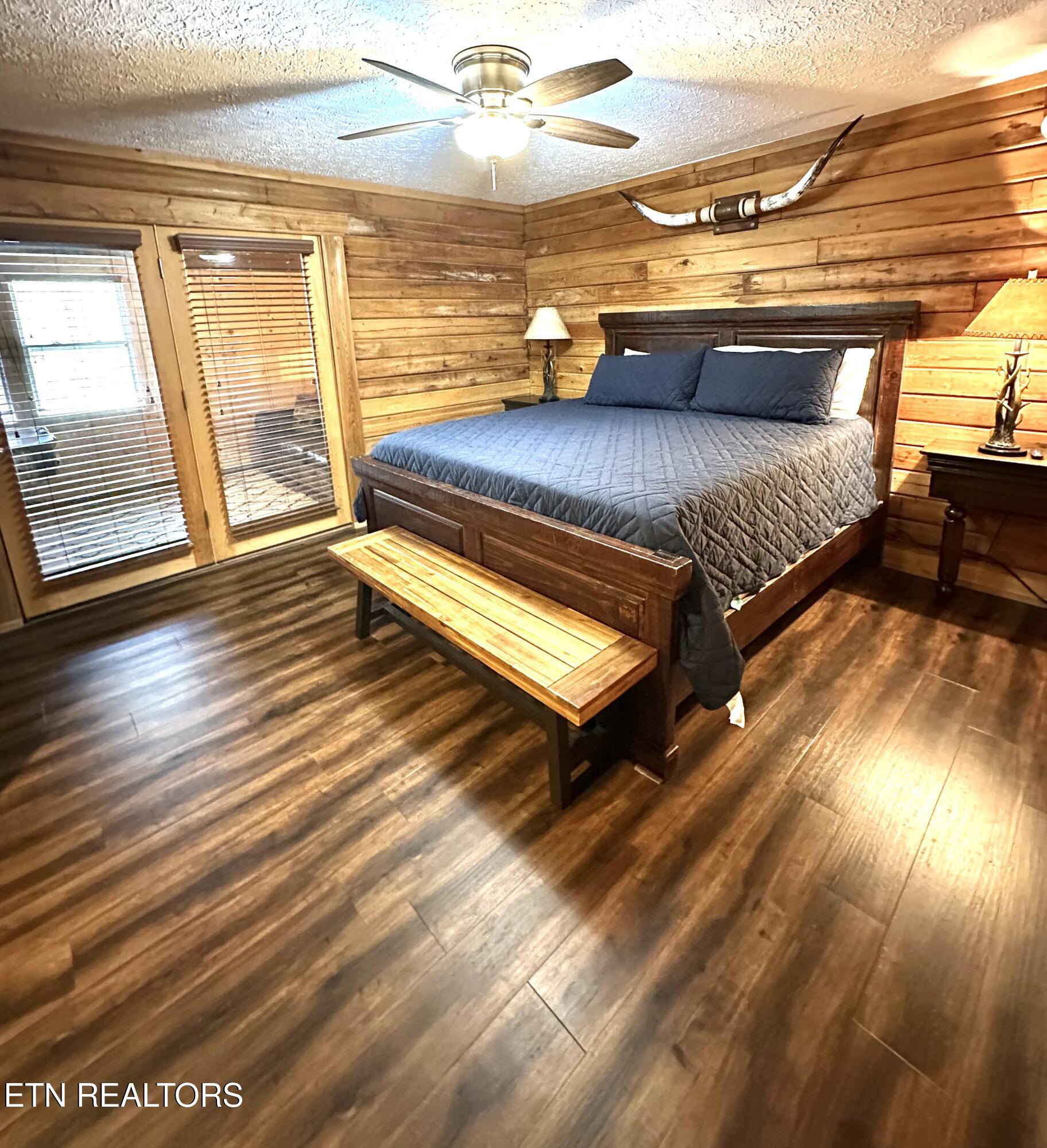 210 S Smoky Mountain Way