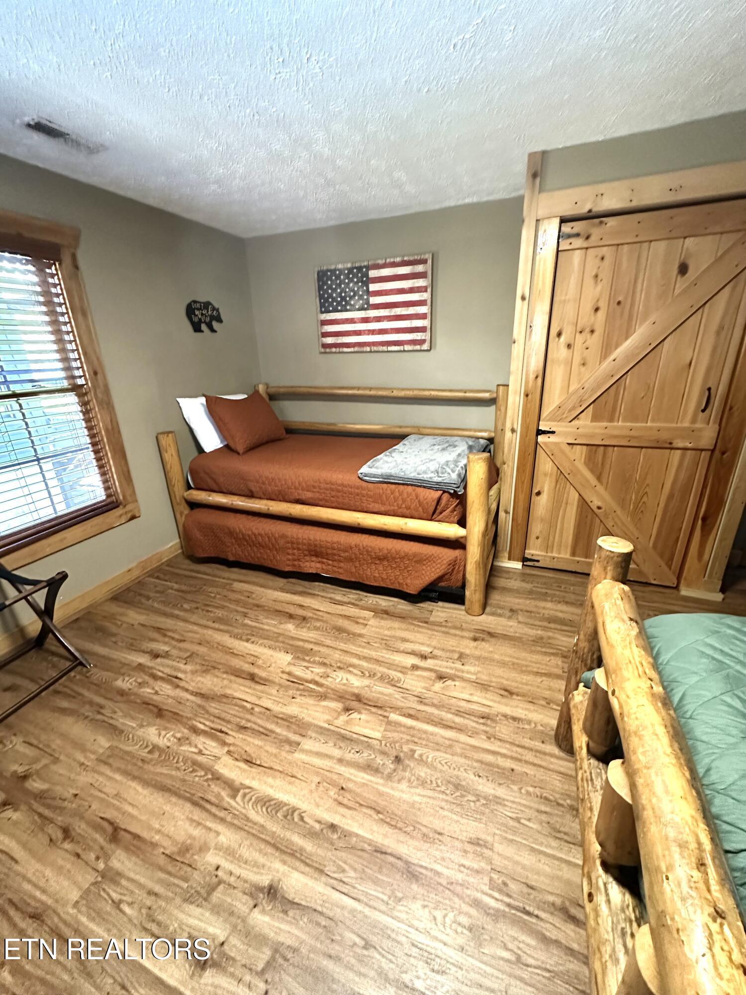 210 S Smoky Mountain Way