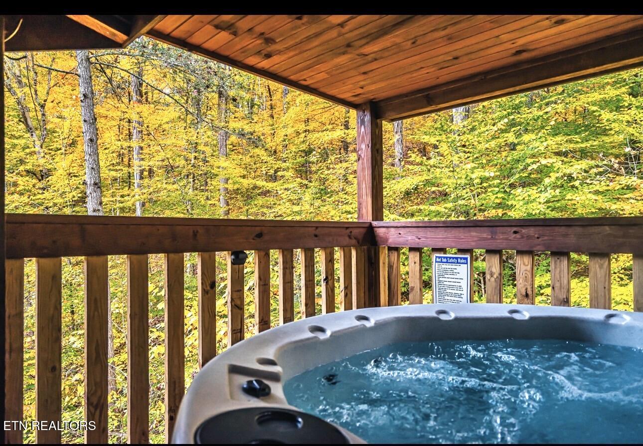 210 S Smoky Mountain Way