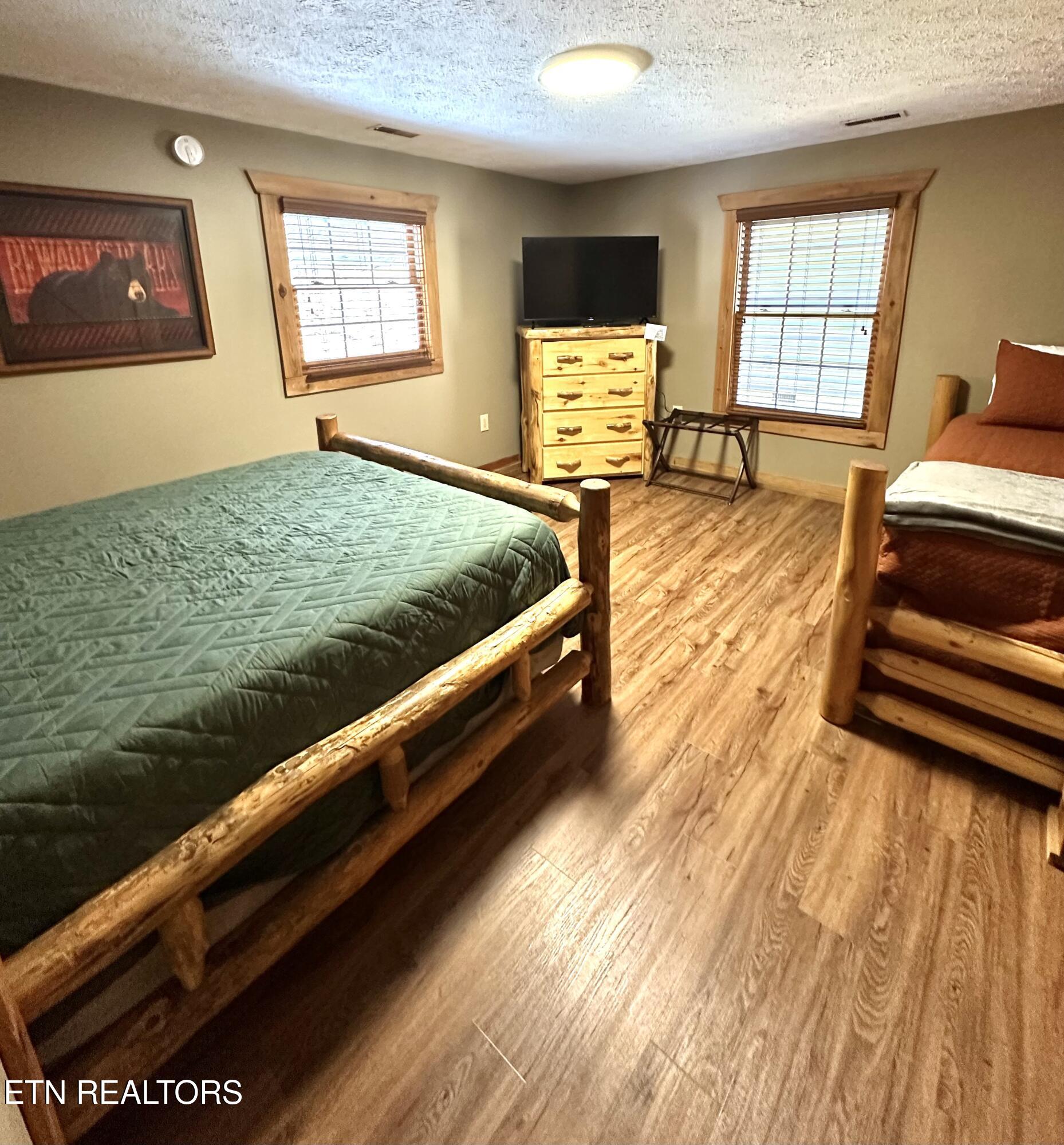 210 S Smoky Mountain Way