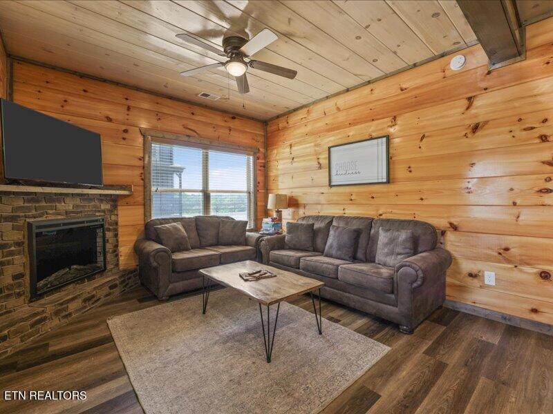 1654 Veterans Blvd 1