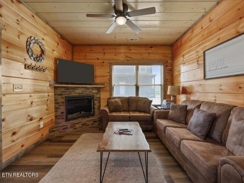 1654 Veterans Blvd 1