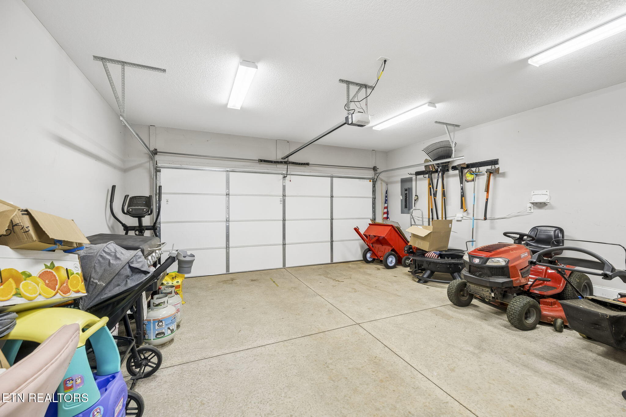 3106 Starling Drive