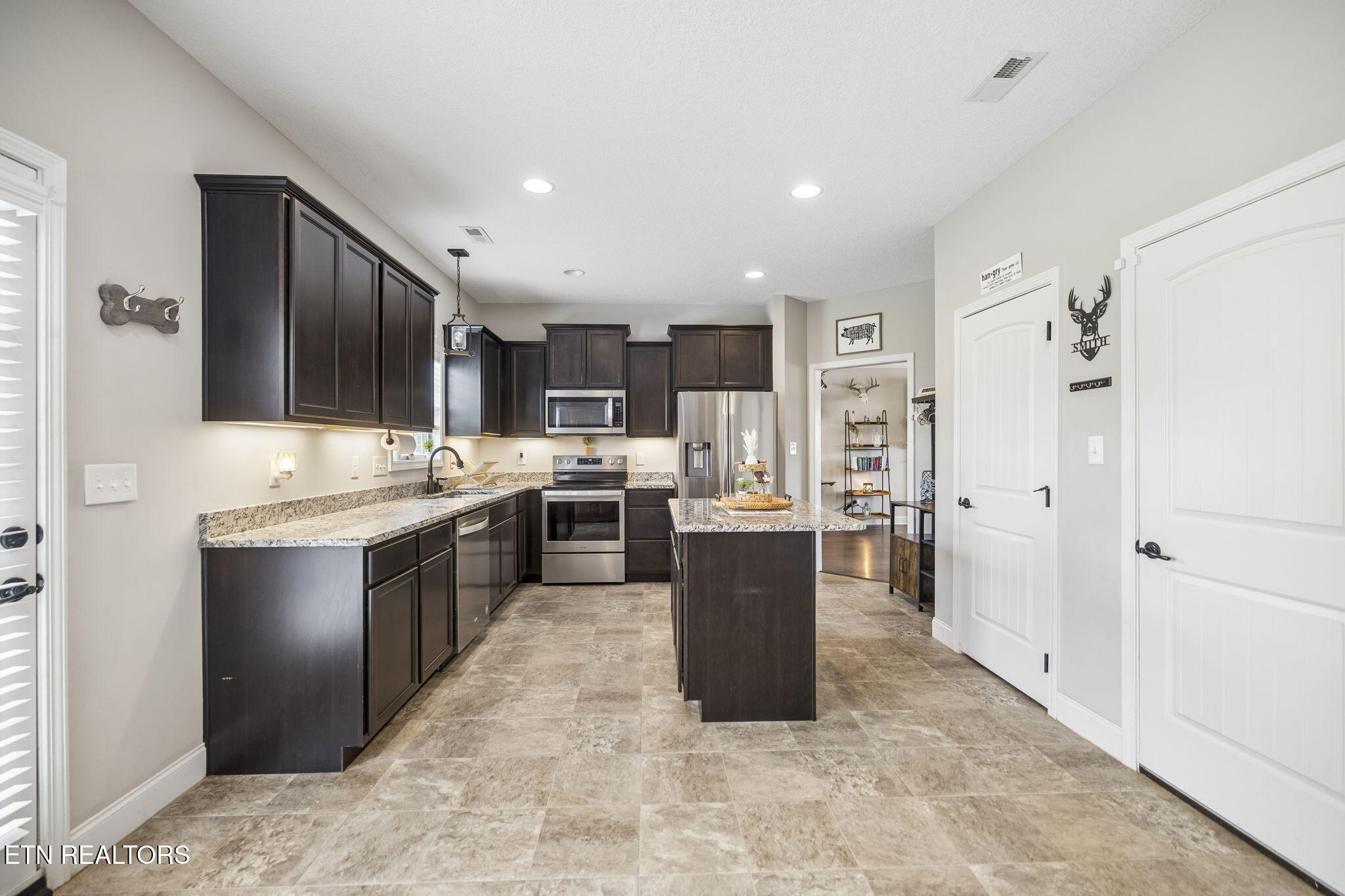 3106 Starling Drive