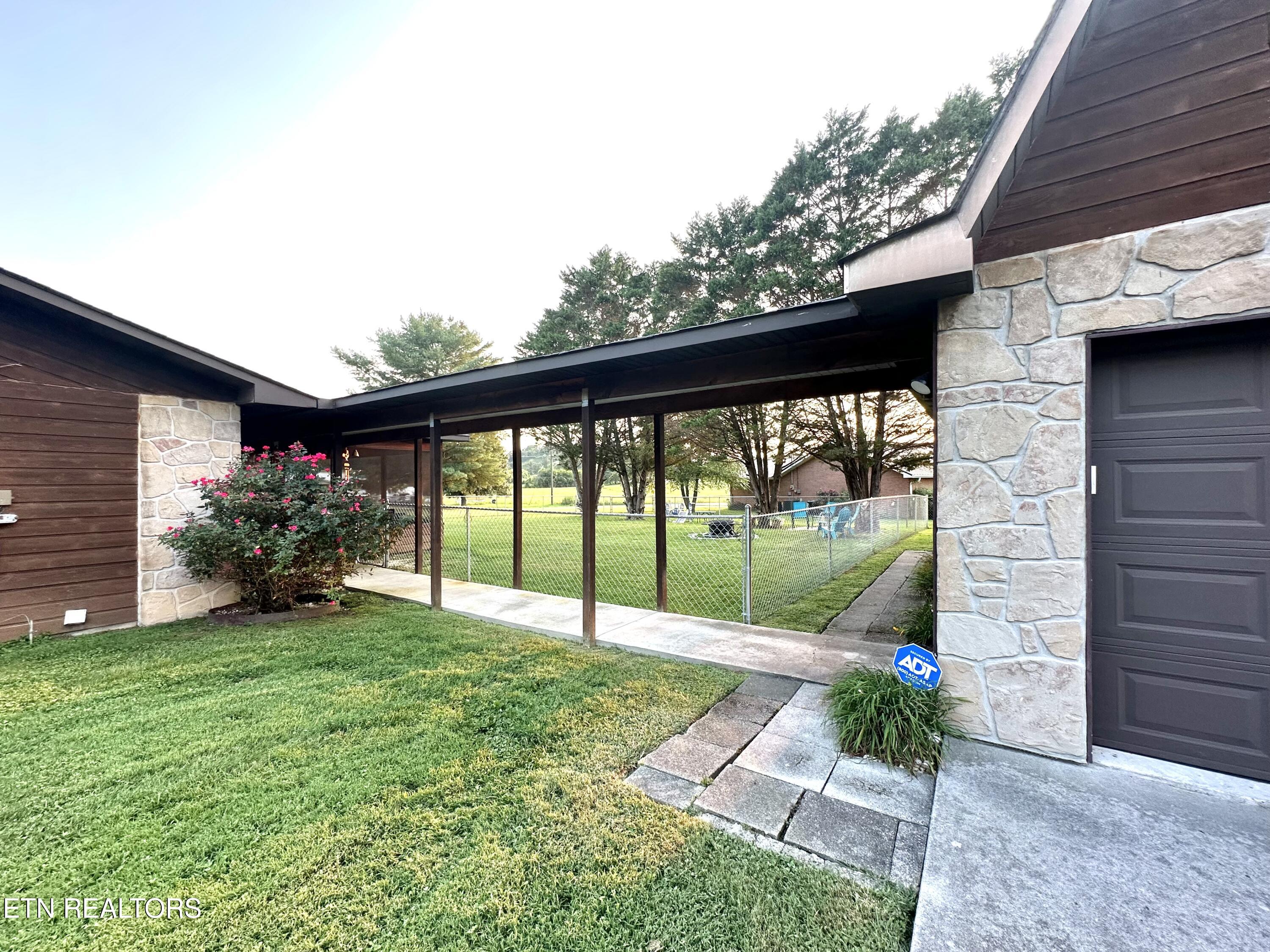 1017 Valley View Circle