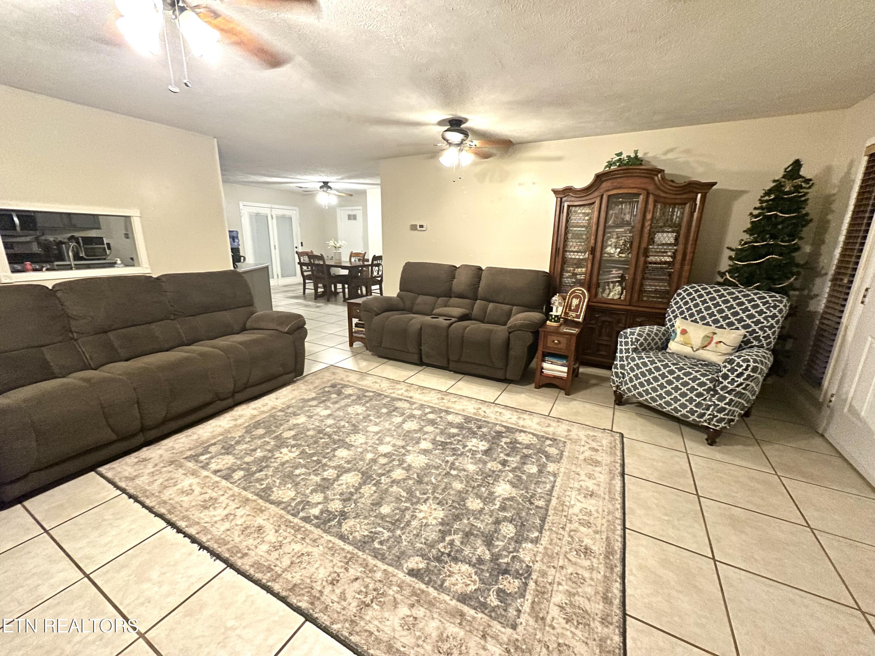 1017 Valley View Circle