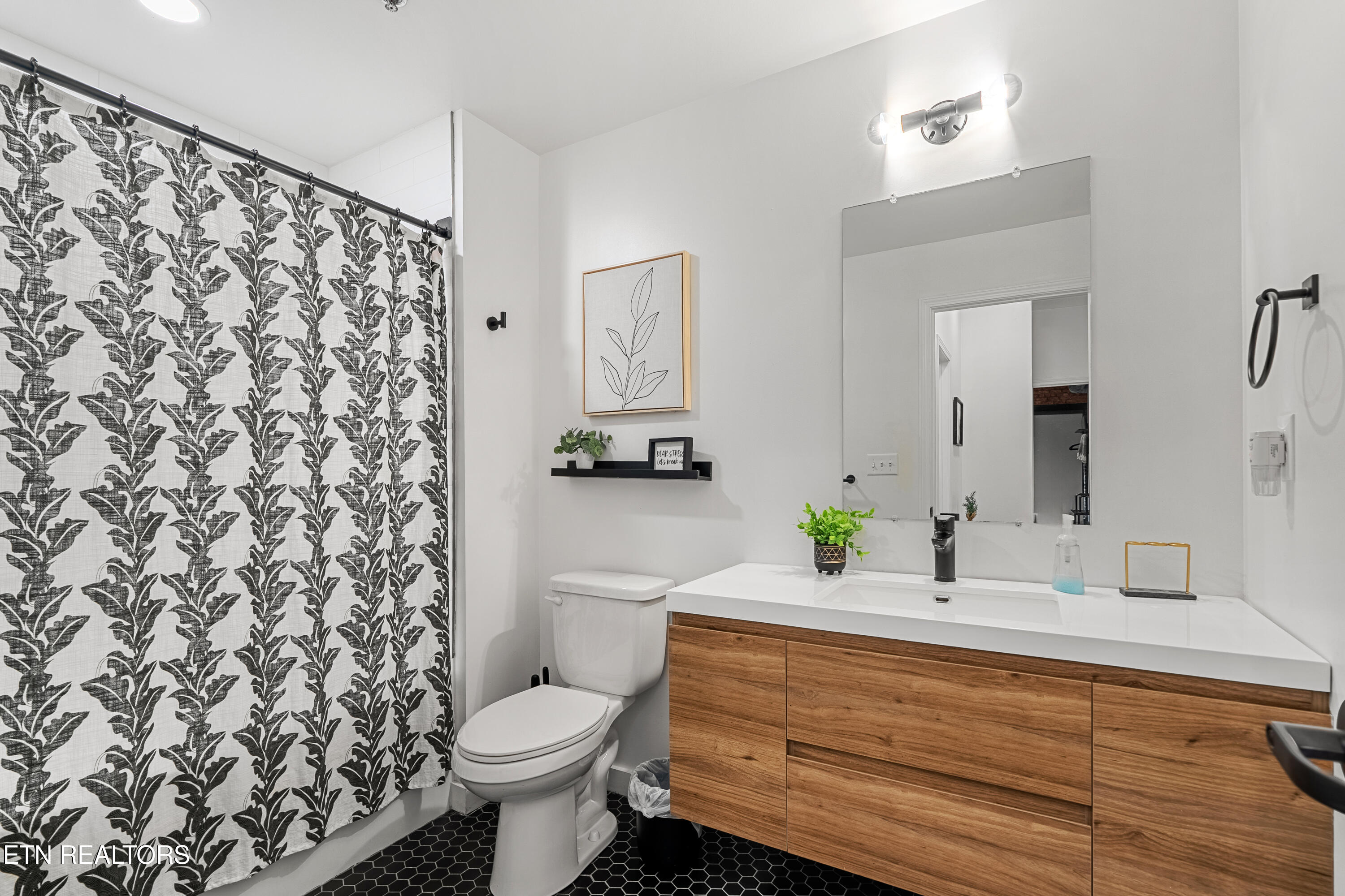 118 Court Ave 4