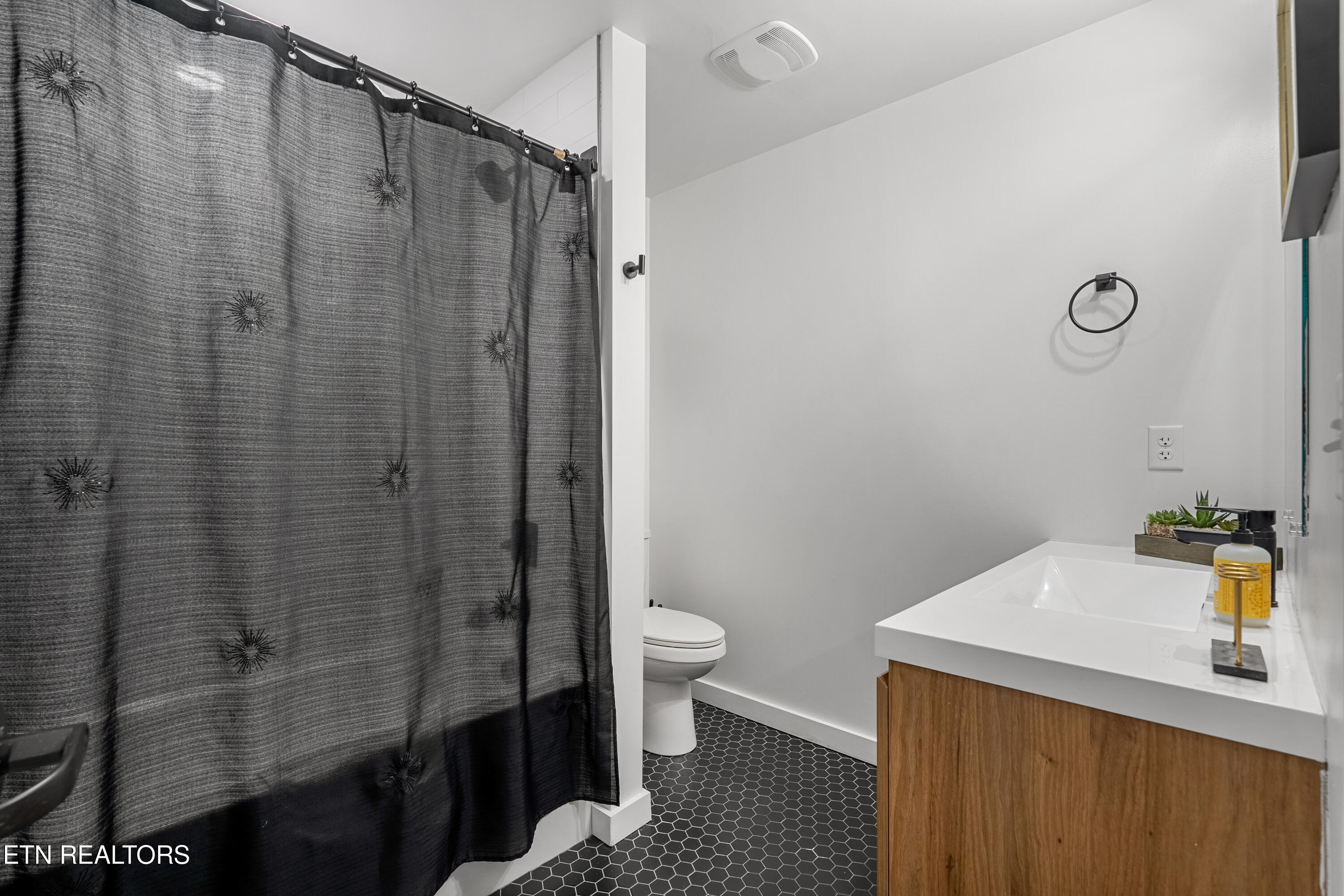 118 Court Ave 4