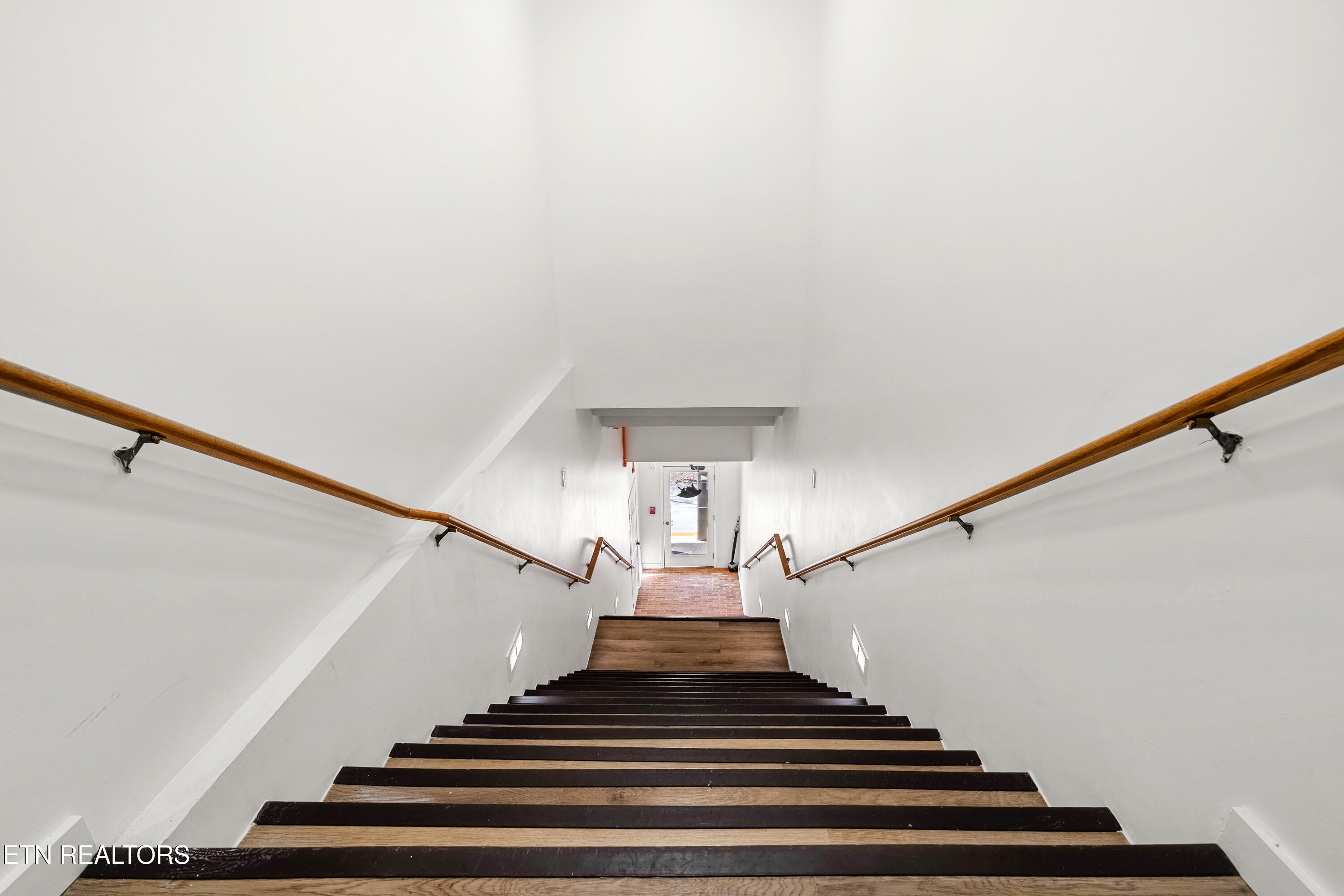 118 Court Ave 4