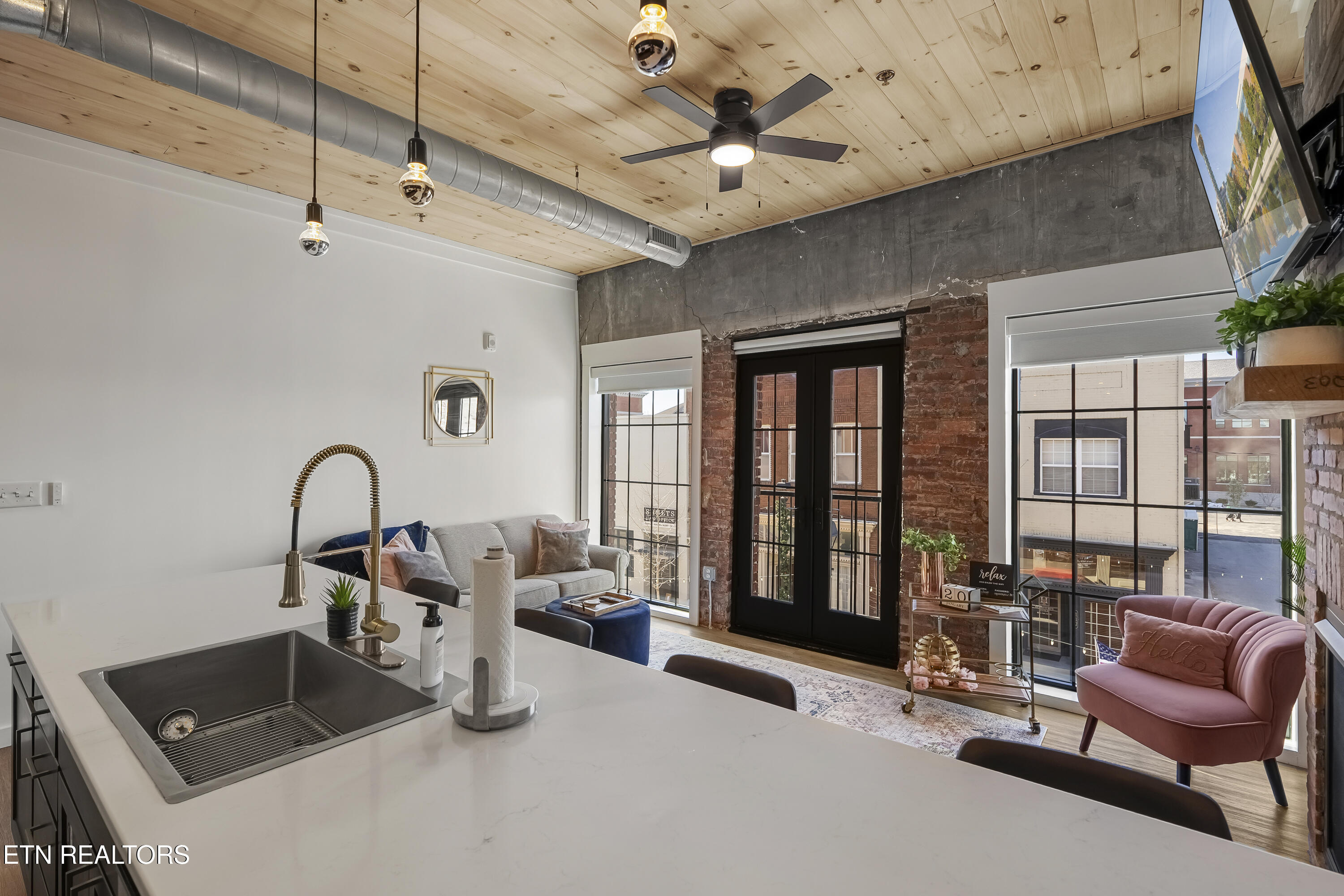 118 Court Ave 6