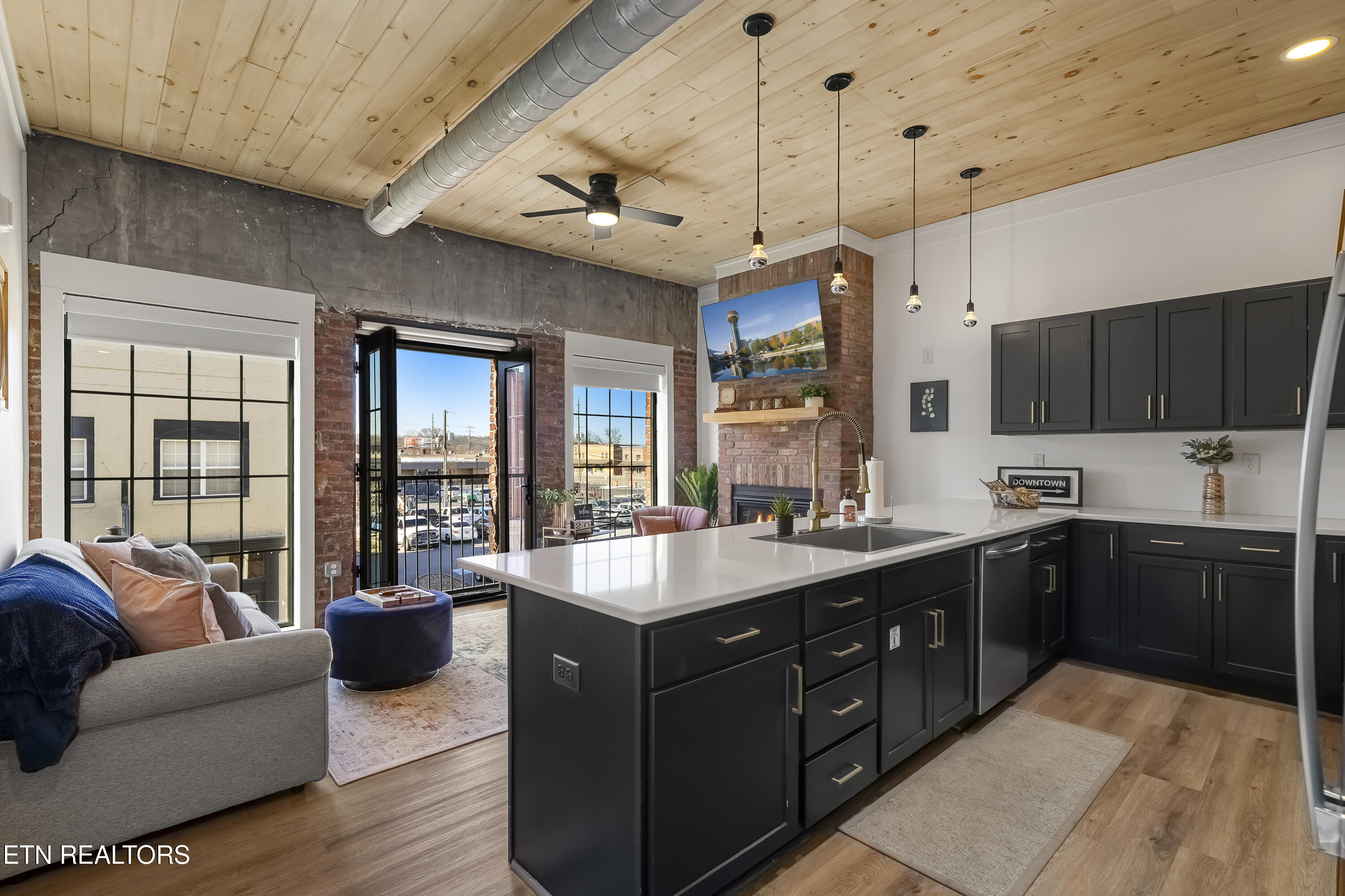 118 Court Ave 6