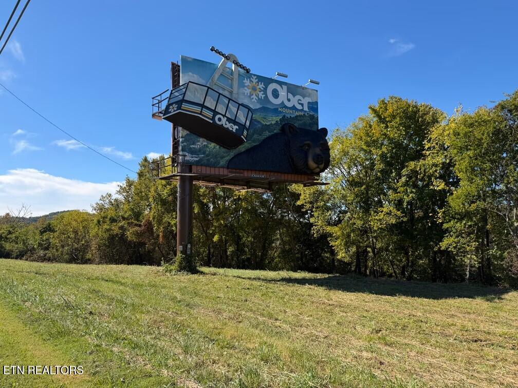 Winfield Dunn Pkwy