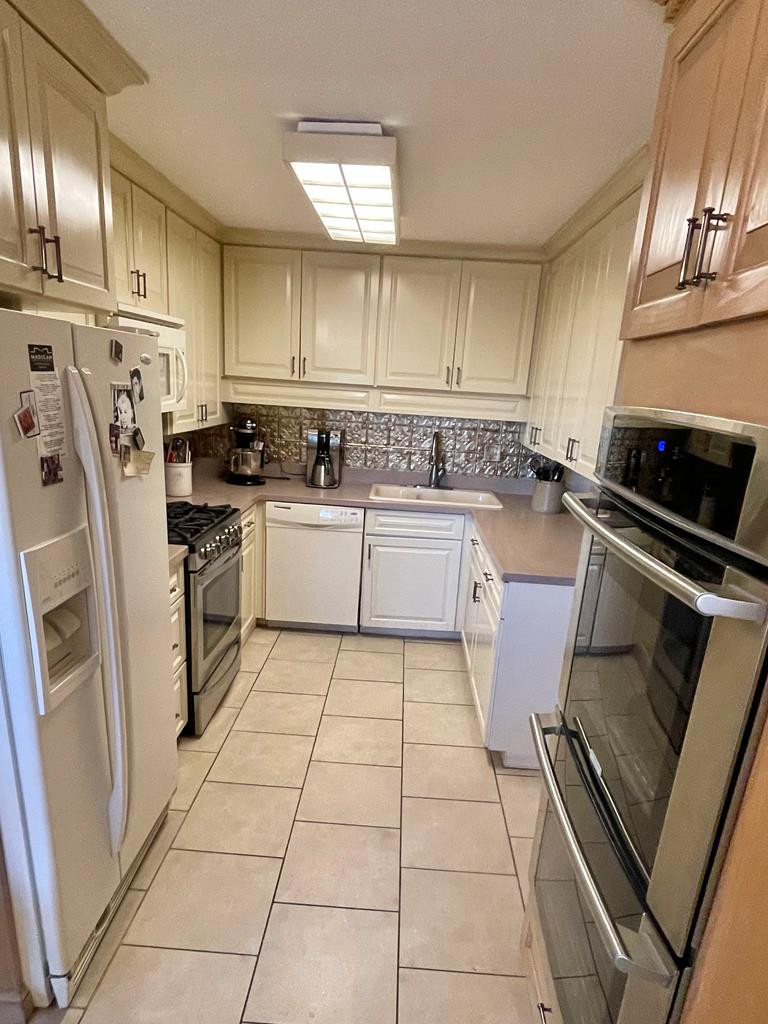 4814 Laurelwood Road Road