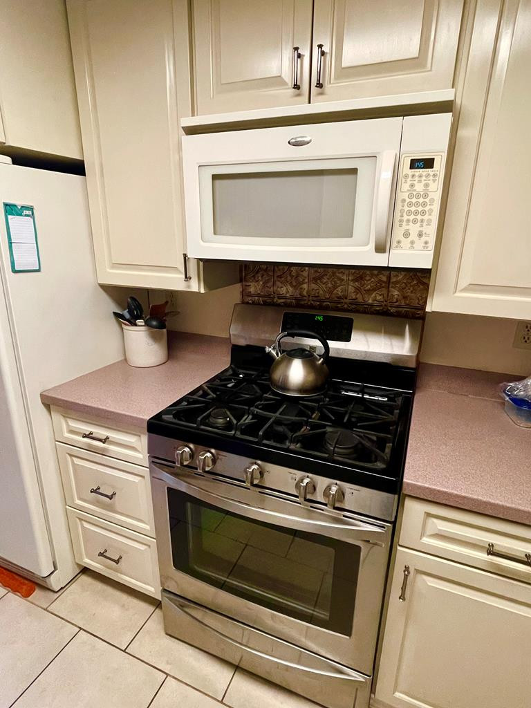 4814 Laurelwood Road Road