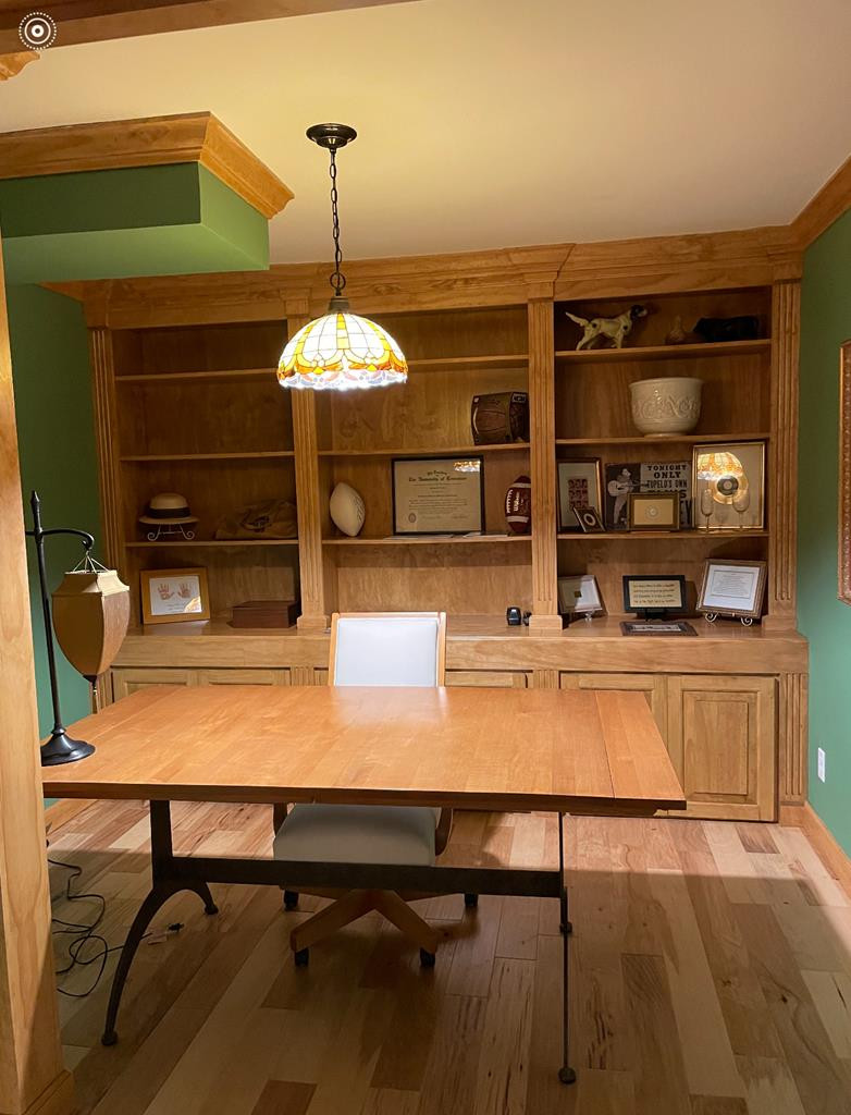 4814 Laurelwood Road Road