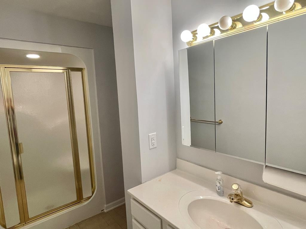 4814 Laurelwood Road Road