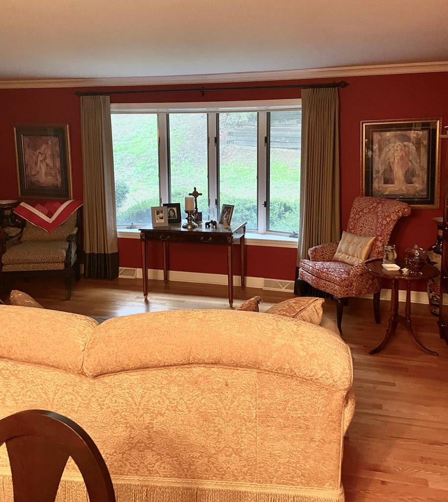 4814 Laurelwood Road Road