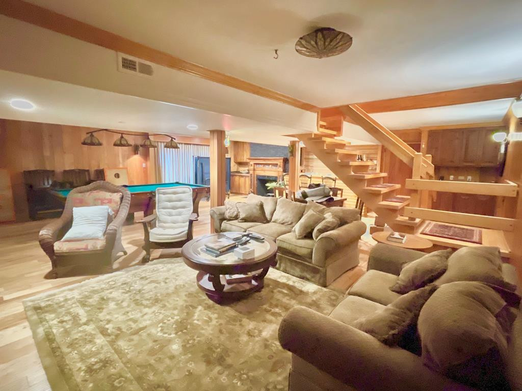 4814 Laurelwood Road Road