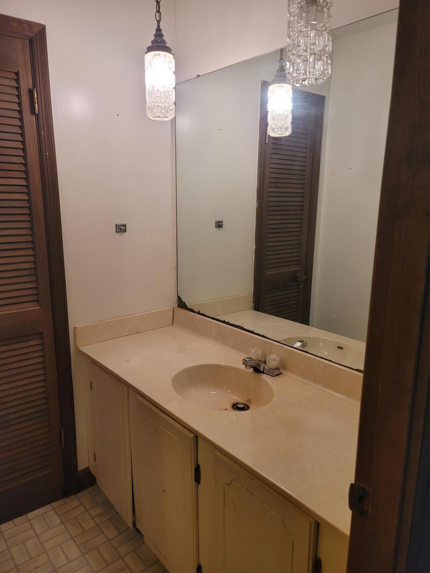 706 Skyline Drive Drive