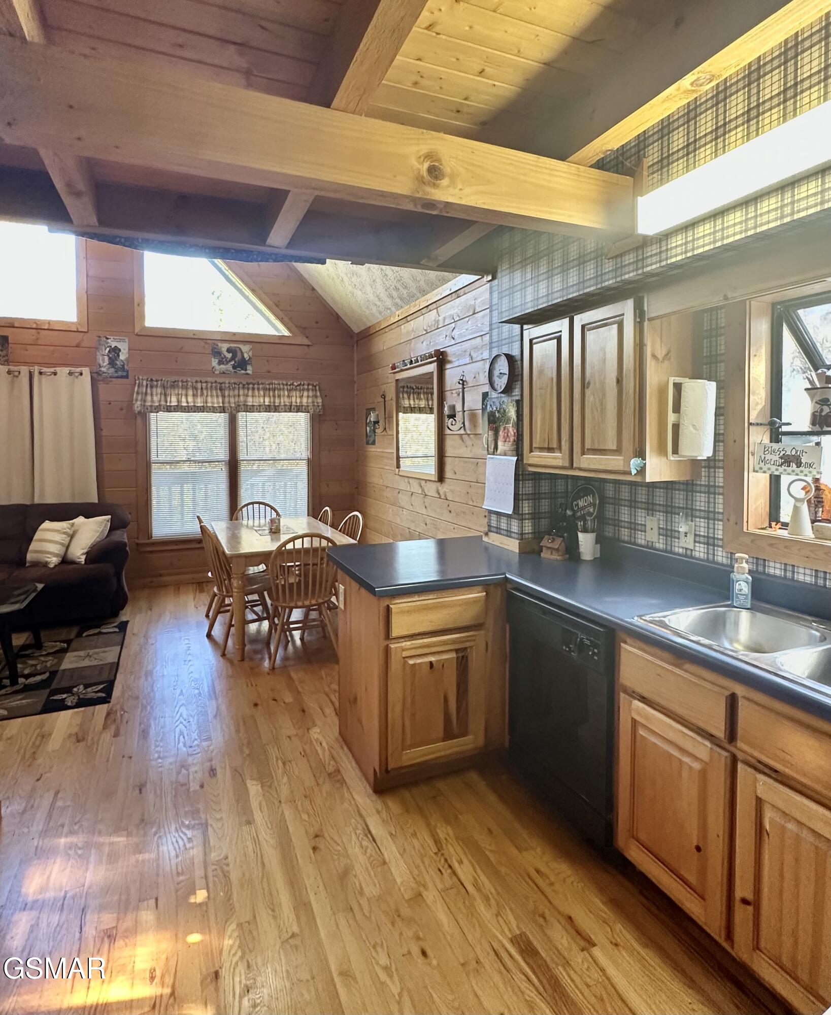 703 Sunrise Blvd. Boulevard Boulevard