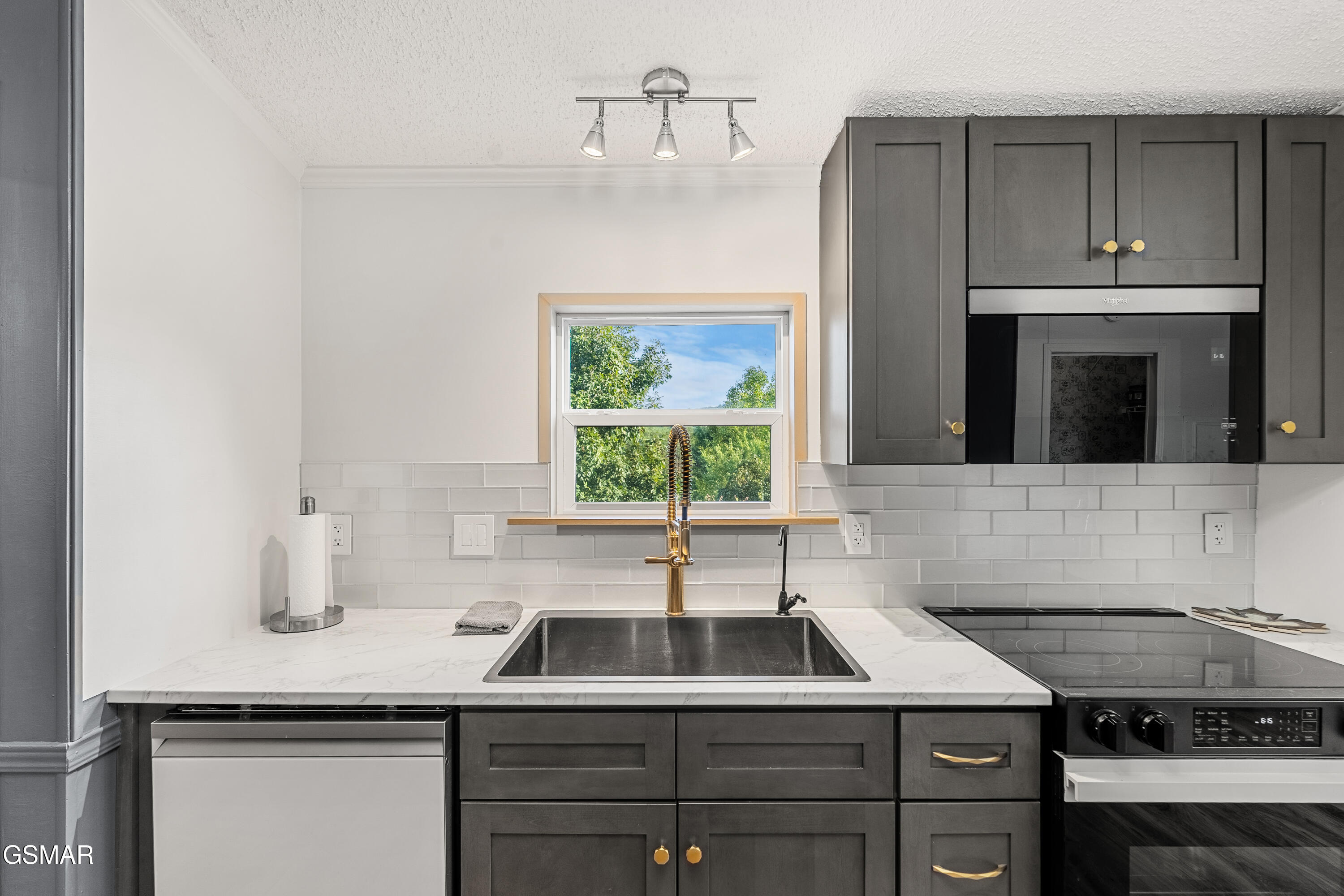 727 Autumns Peak Way Way