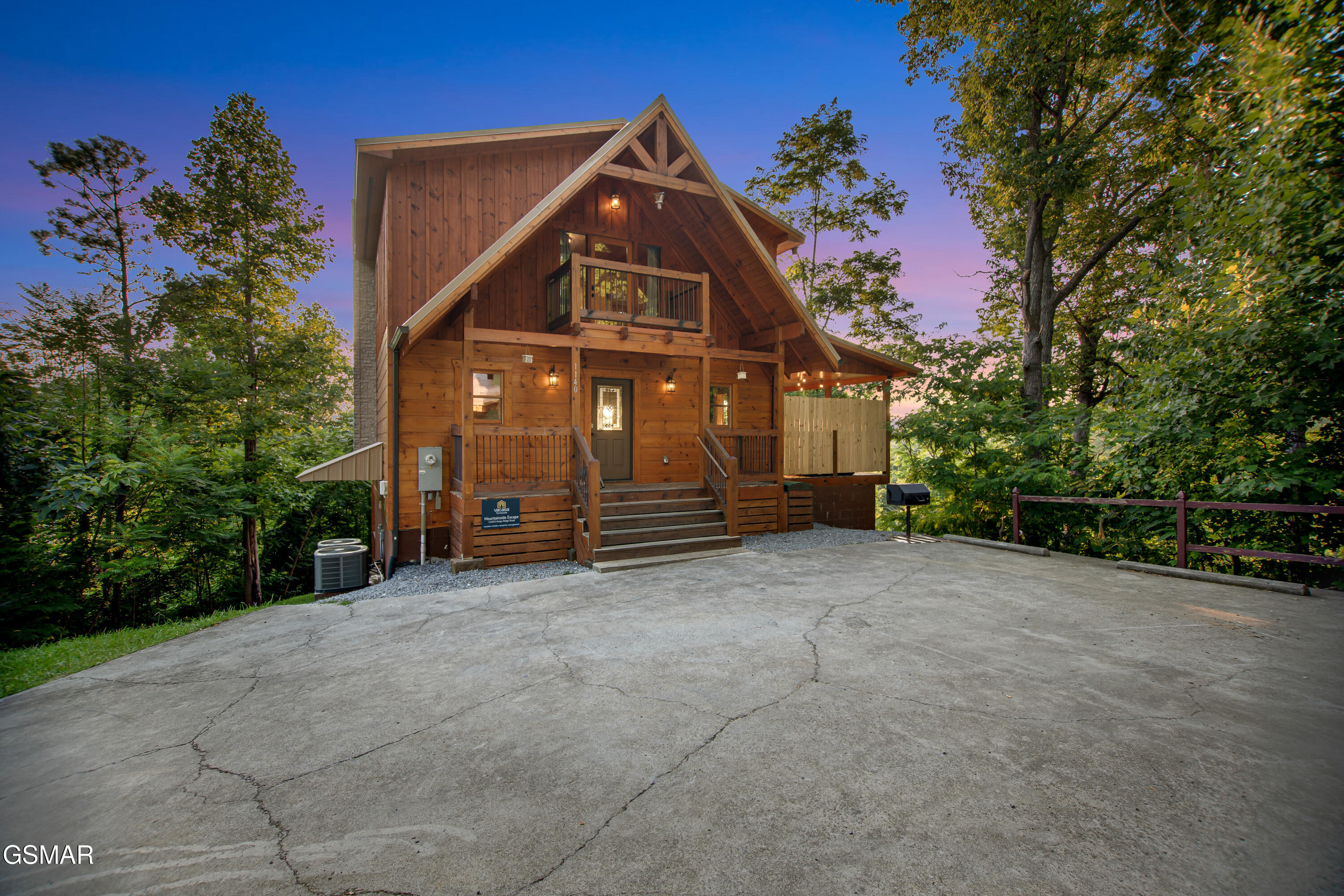 1140 E Kings Ridge Road