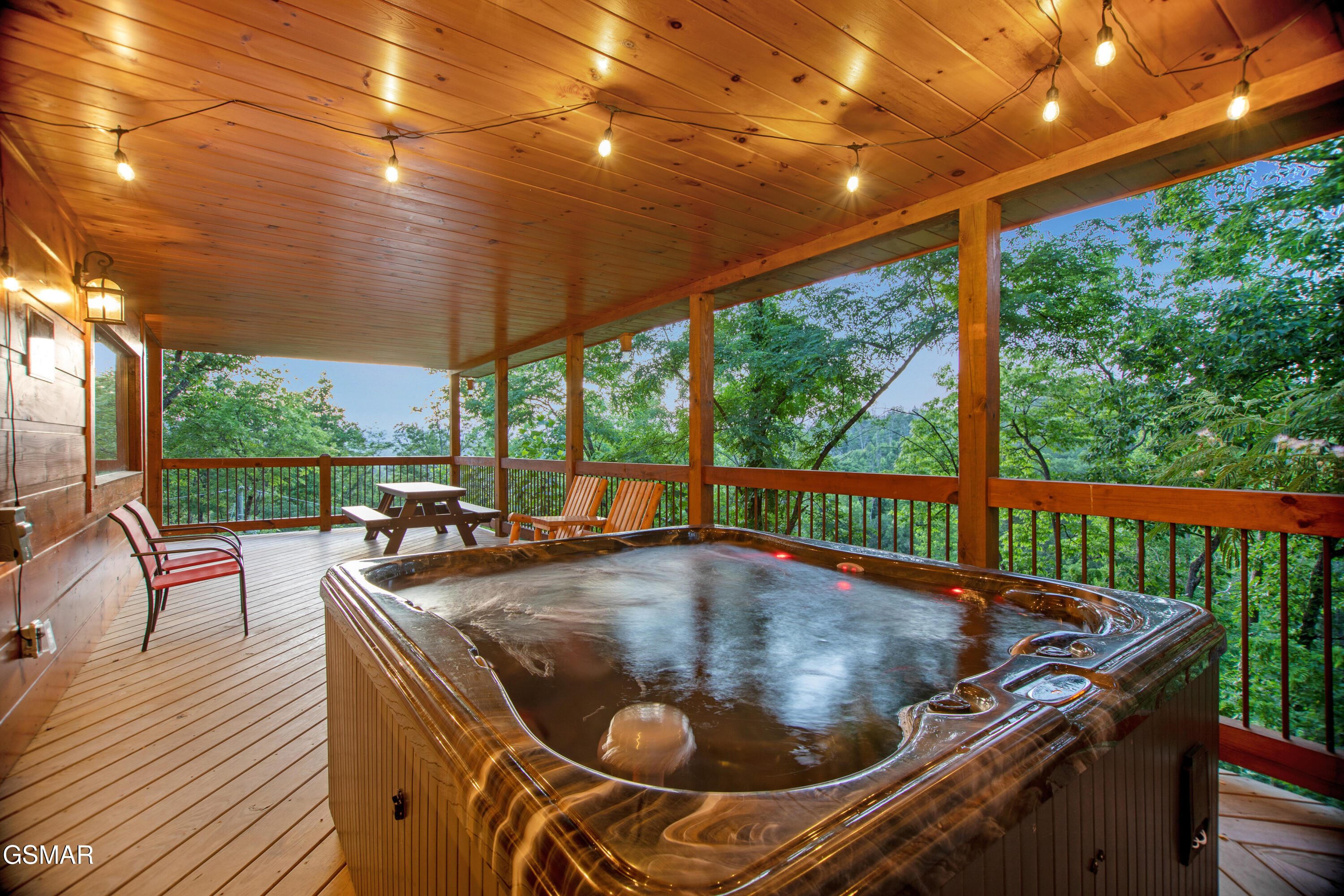 1140 E Kings Ridge Road