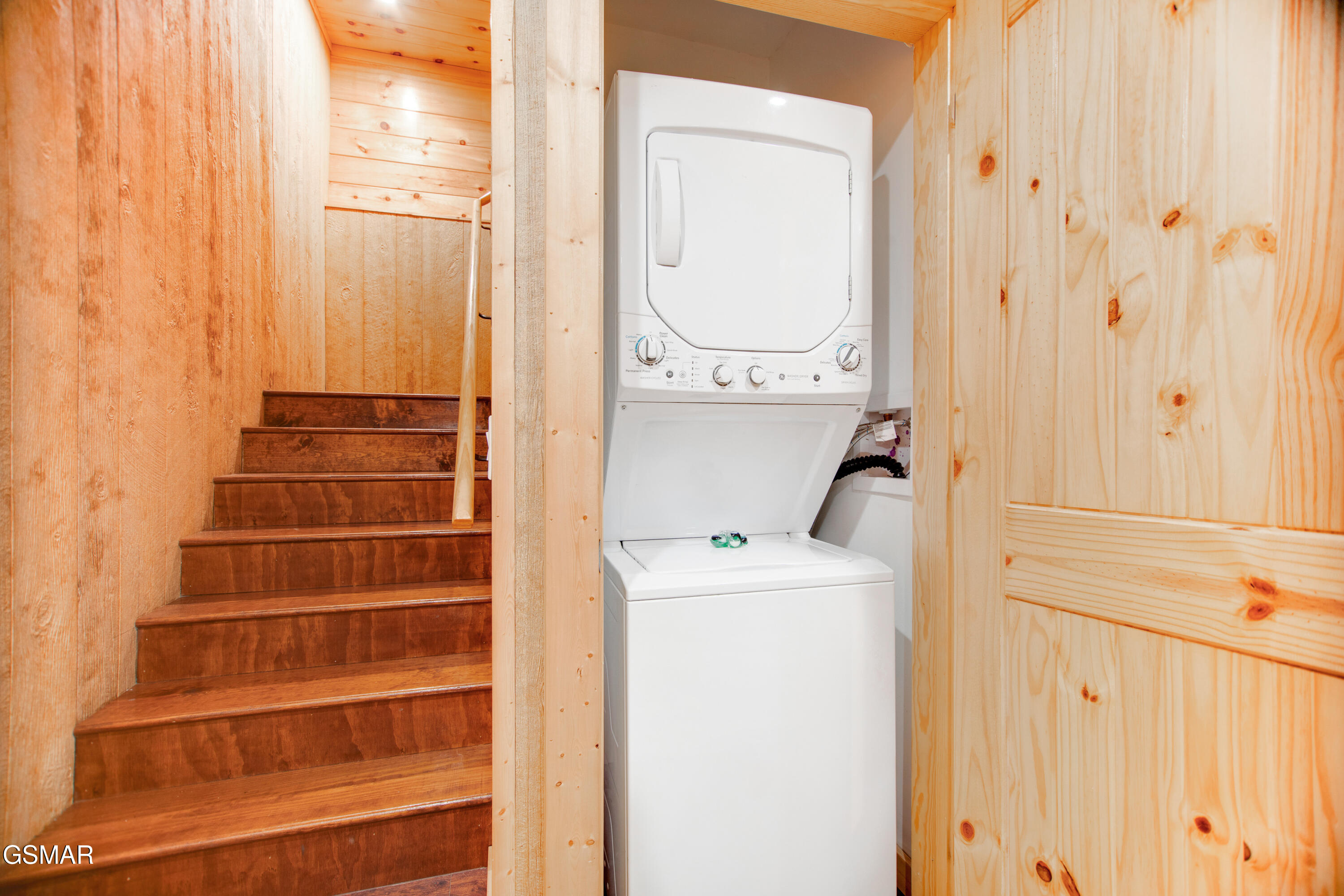 1140 E Kings Ridge Road