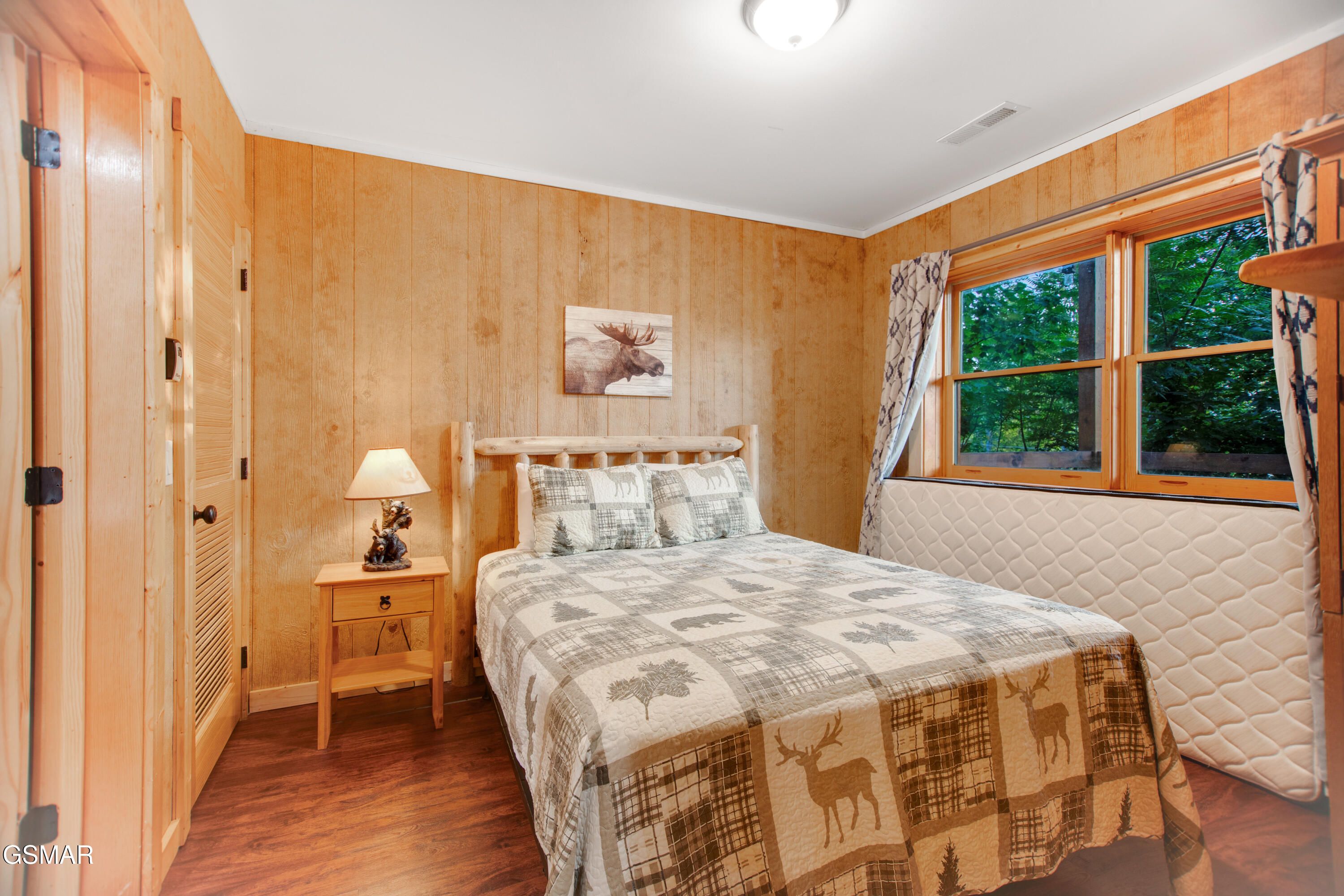 1140 E Kings Ridge Road