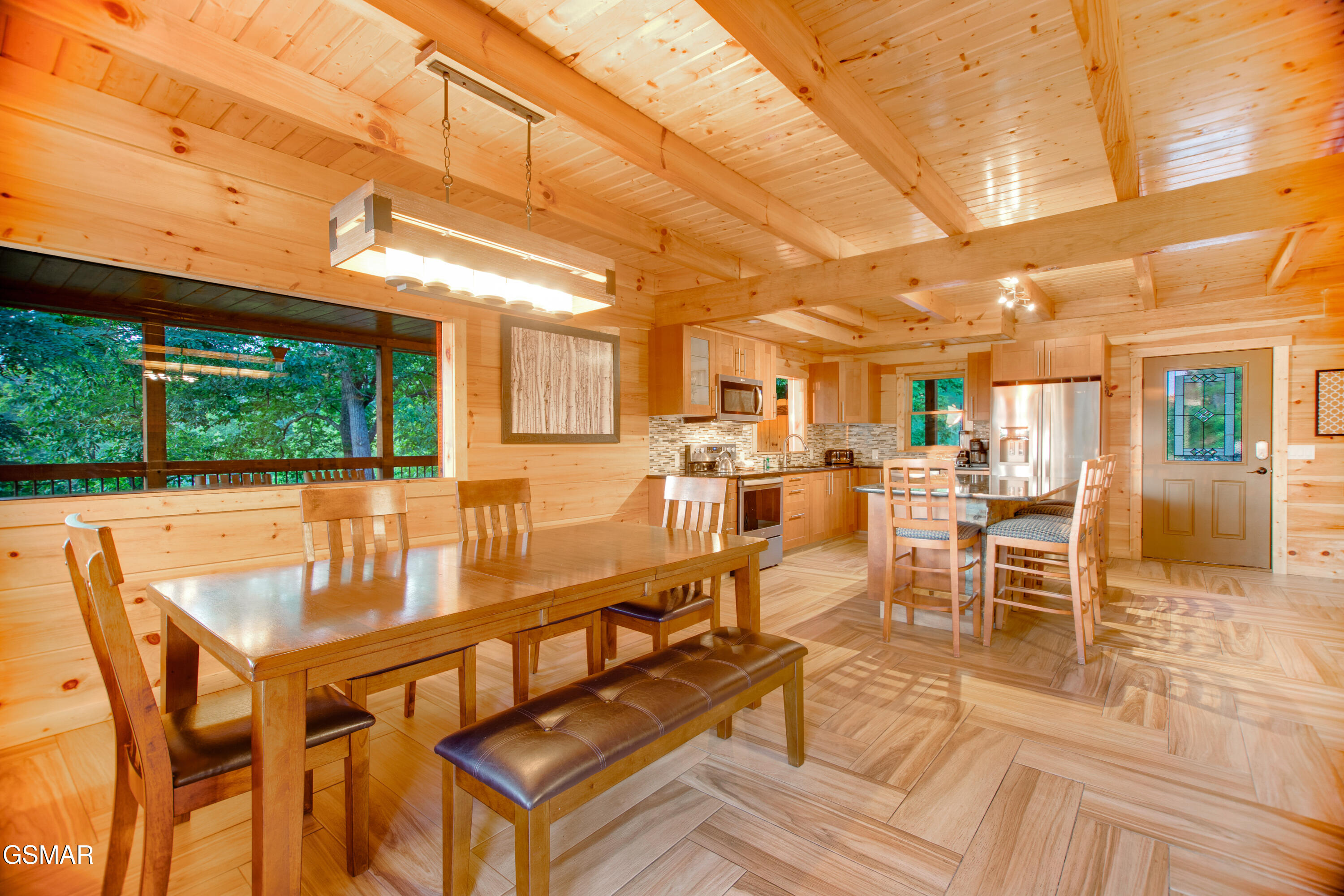 1140 E Kings Ridge Road