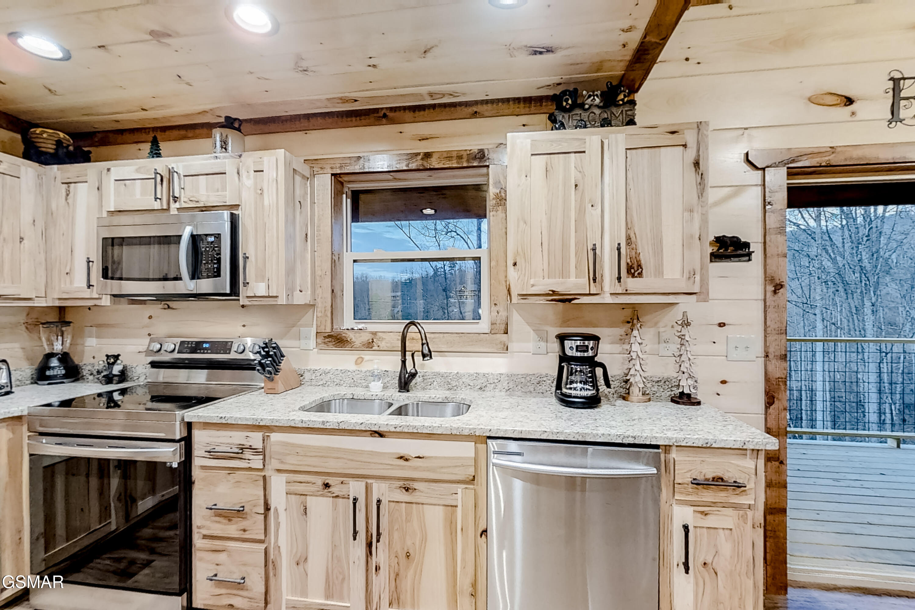 1150 E Kings Ridge Road