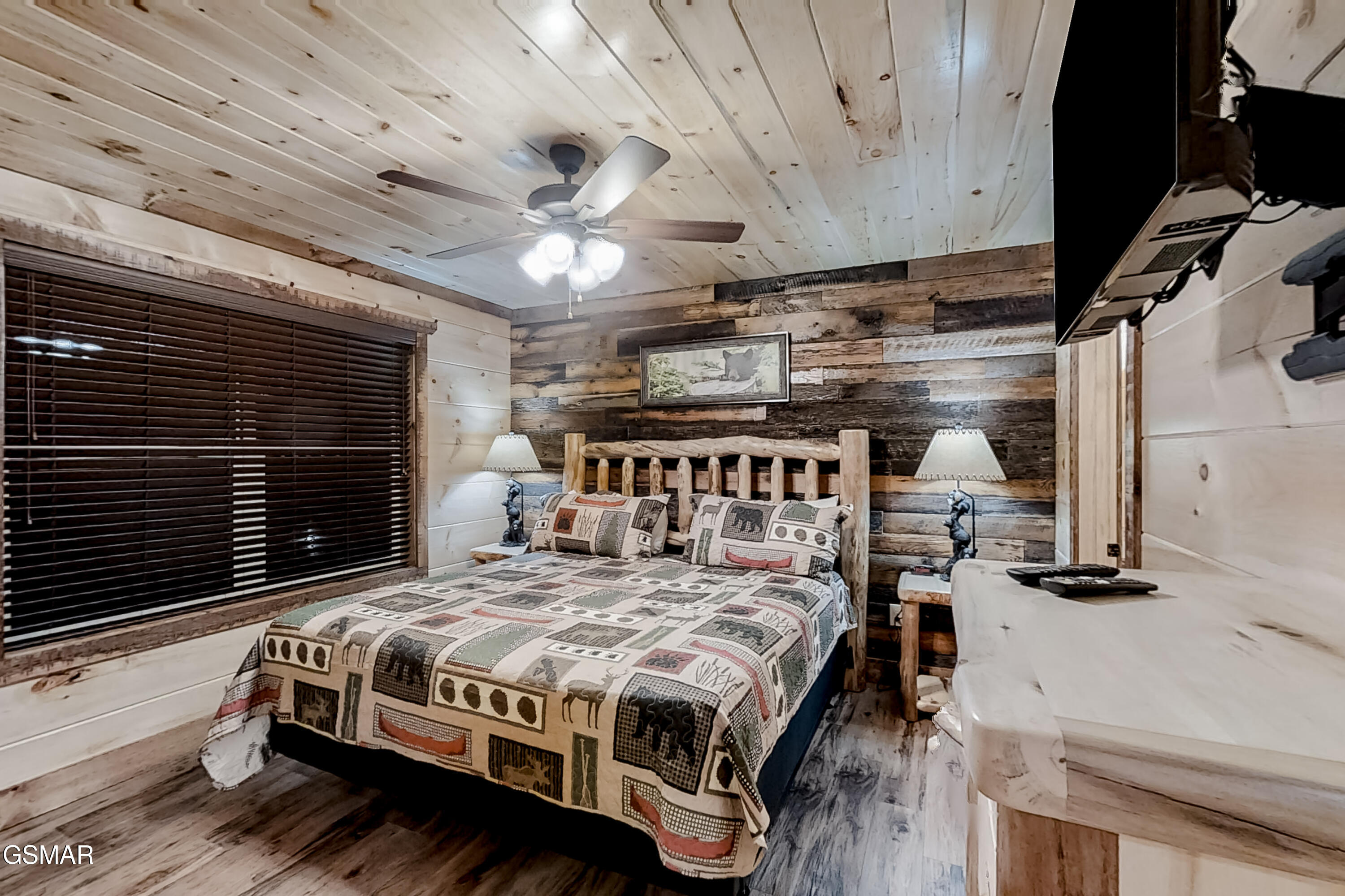 1150 E Kings Ridge Road