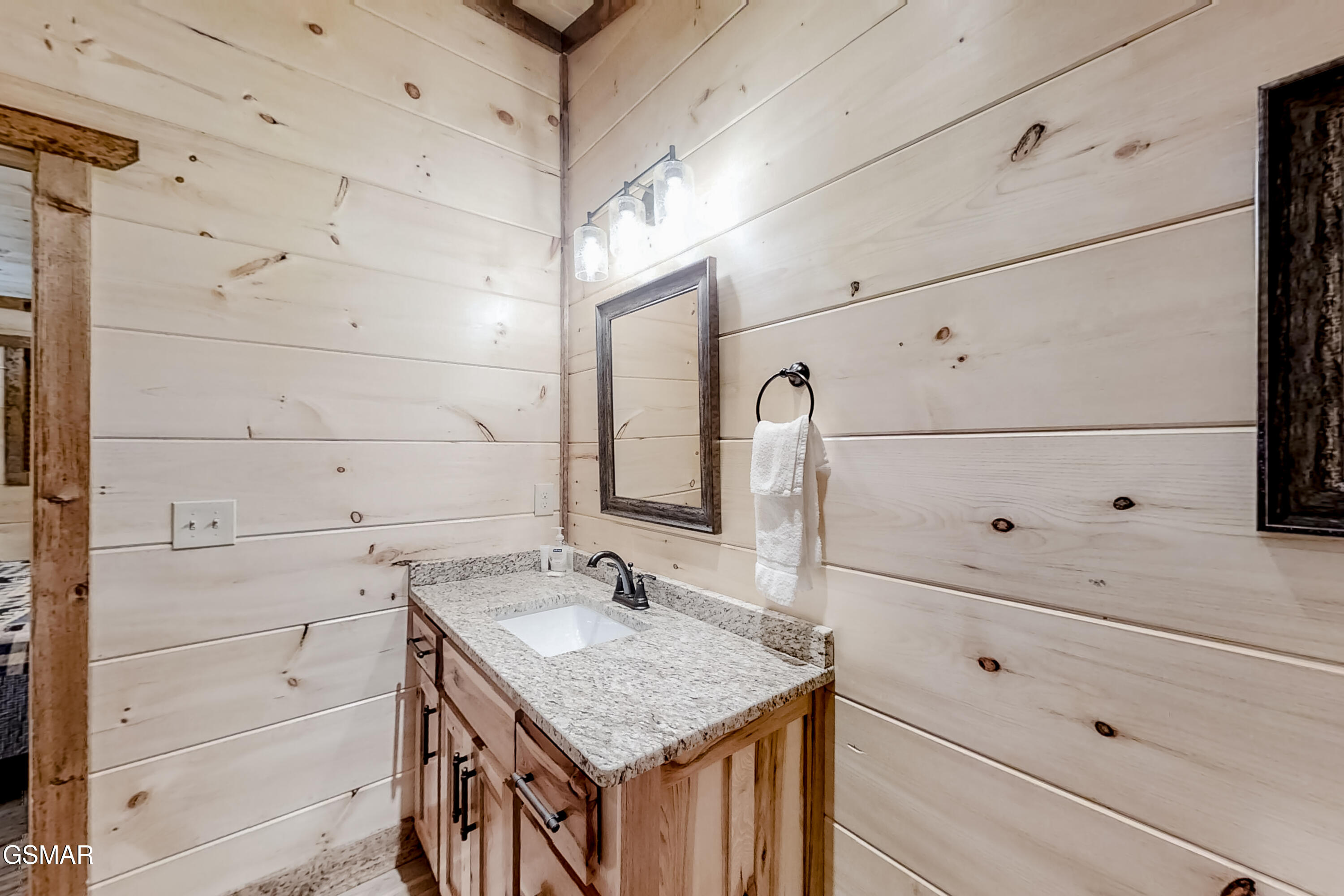 1150 E Kings Ridge Road